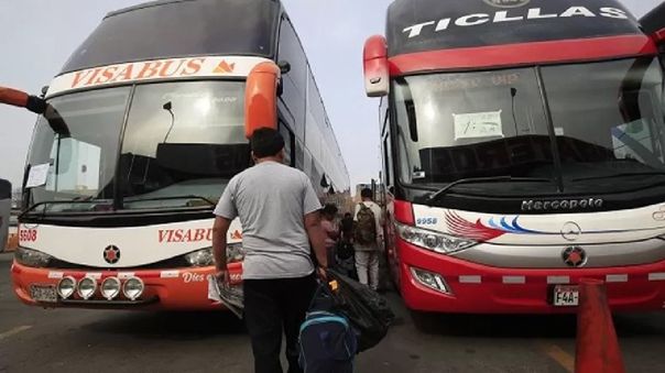 La medida de fuerza de los transportistas fue adoptada tras una reunión con los gremios a nivel nacional. Foto: Andina