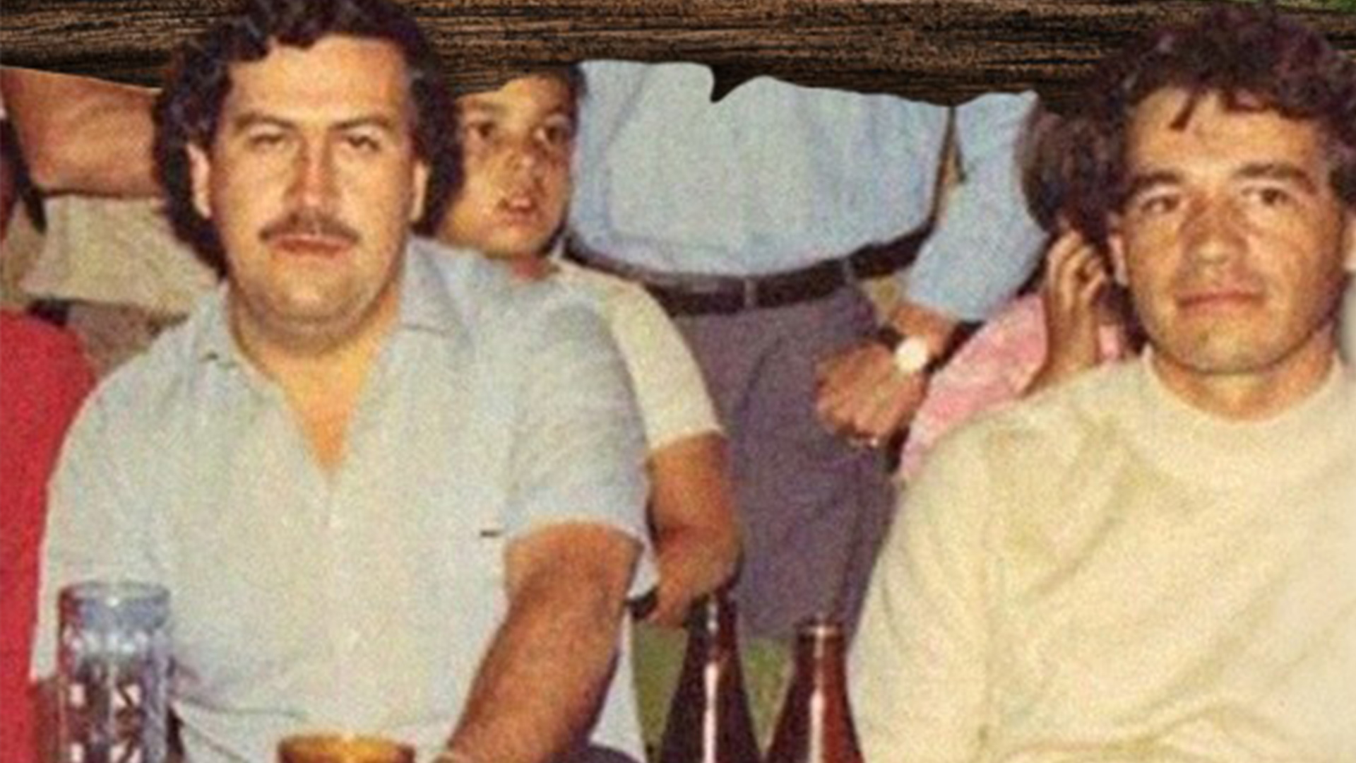 Pablo Escobar y Carlos Lehder, fundadores del Cartel de Medellín. En sus últimos días el capo narco se encontraba solo, custodiado únicamente por un perro y un ganso