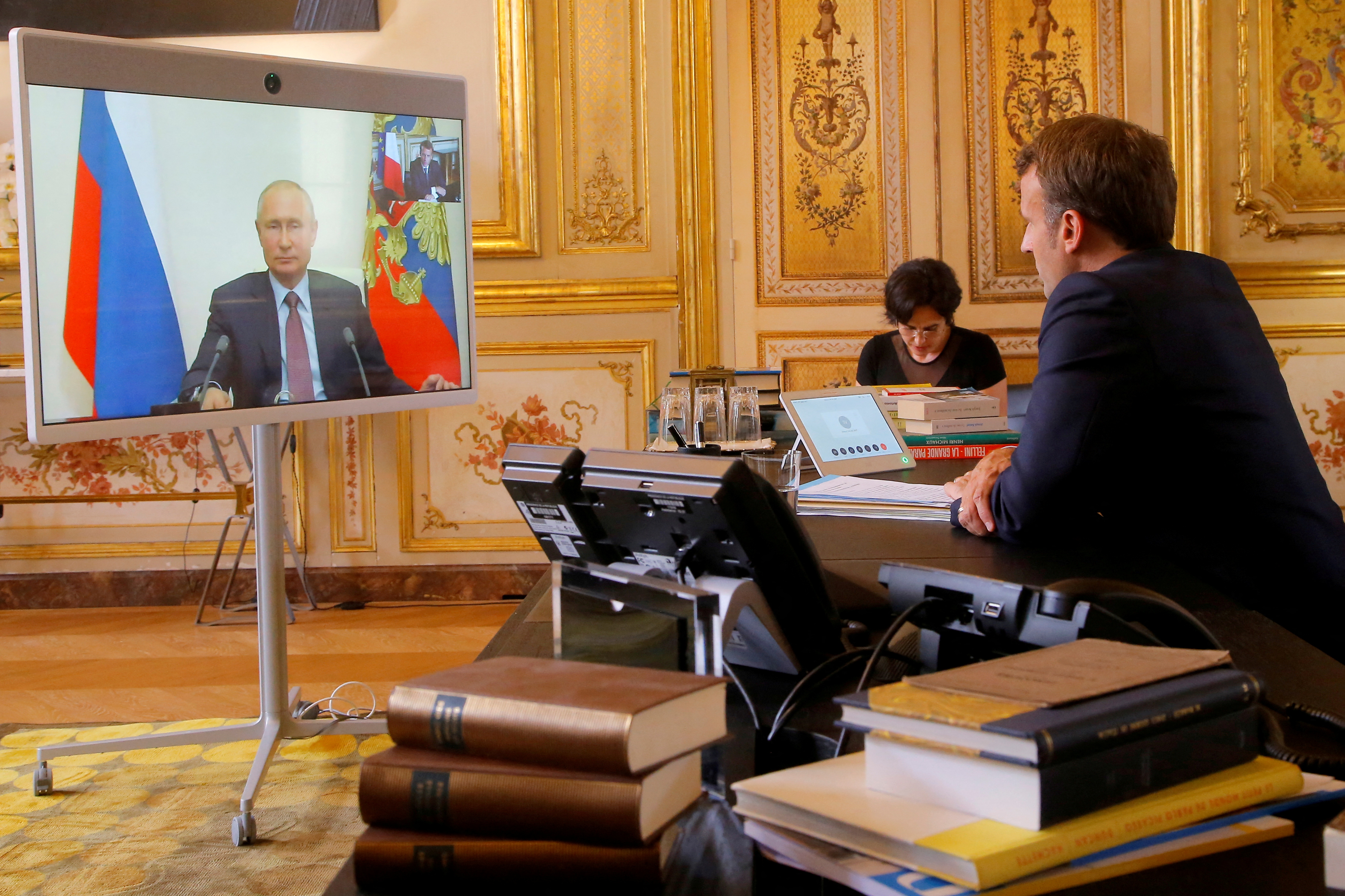 Los detalles de la llamada confidencial días antes de la operación militar de Moscú en Ucrania fueron revelados por la emisora France 2 en un documental 
