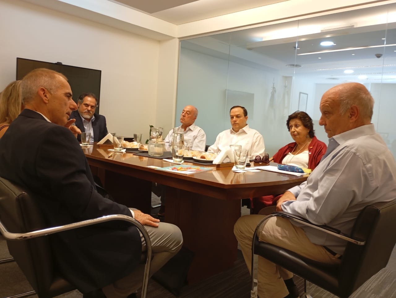 “La revisión ya terminó”: el CEO global de Carrefour aseguró que no recibieron ofertas satisfactorias para vender la cadena en el país