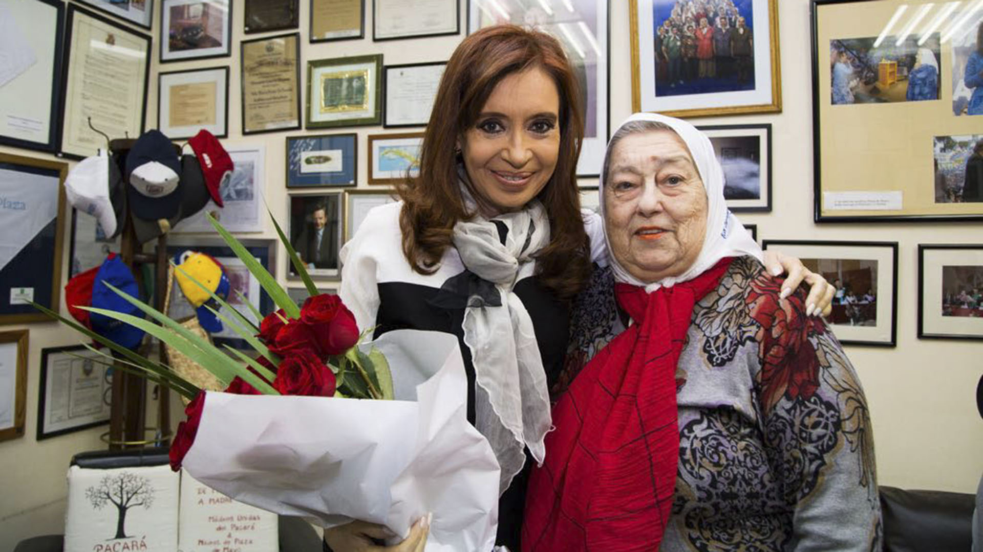 Hebe de Bonafini junto a Cristina Kirchner (NA)