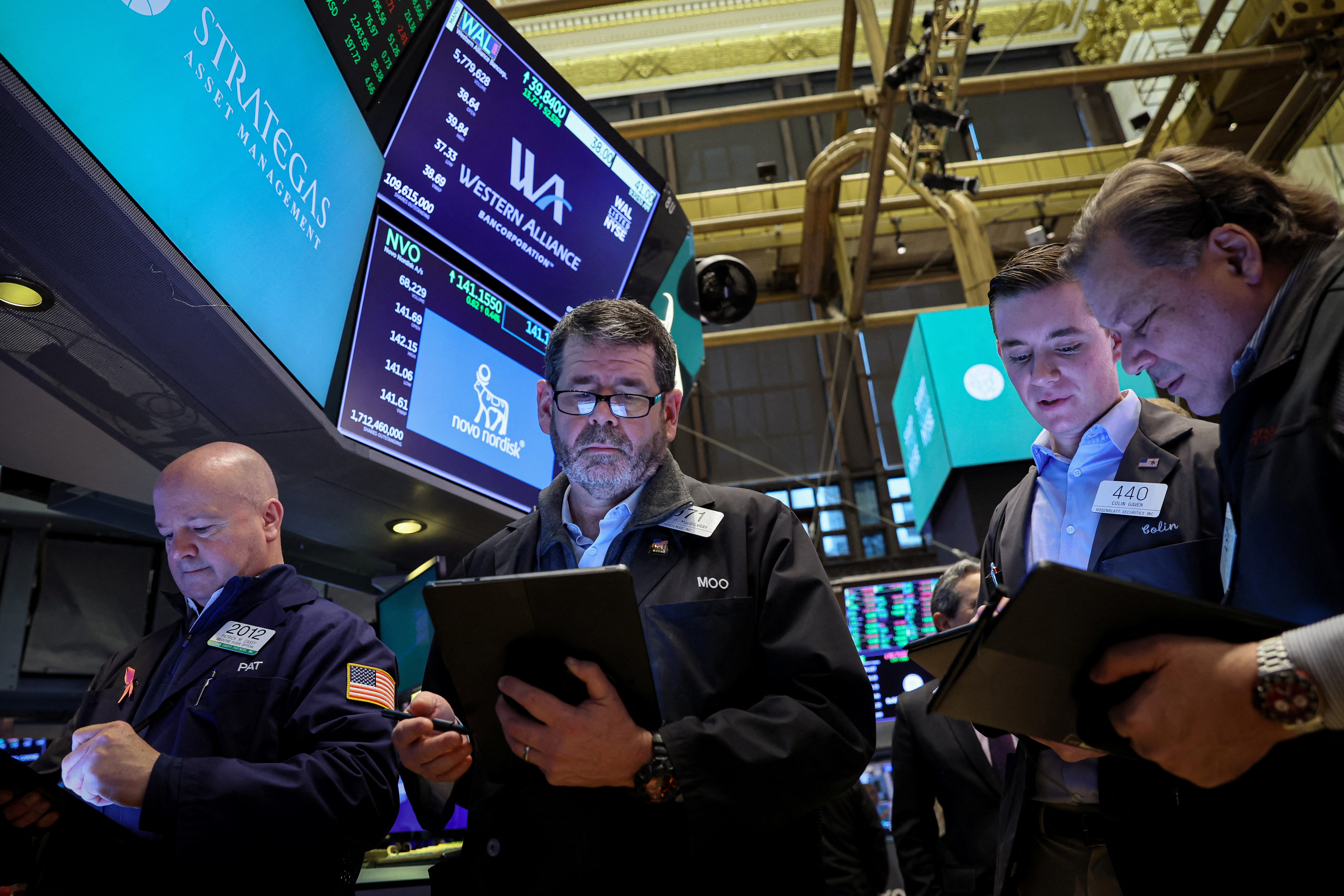 Traders work on the floor of the New York Stock Exchange (NYSE) in New York City, U.S., March 14, 2023.  REUTERS/Brendan McDermid