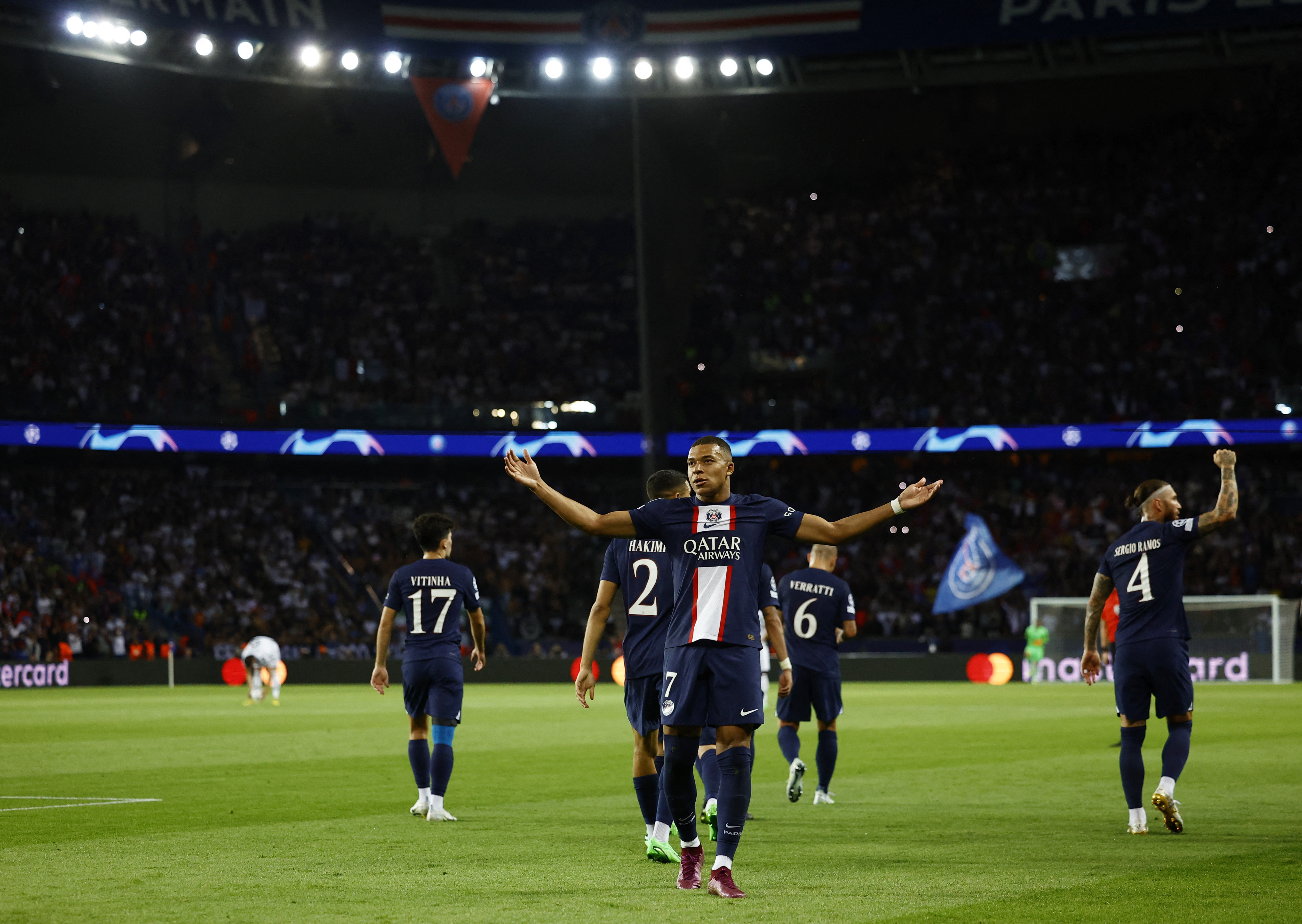 Kylian Mbappé brilló en el triunfo del PSG (Reuters)
