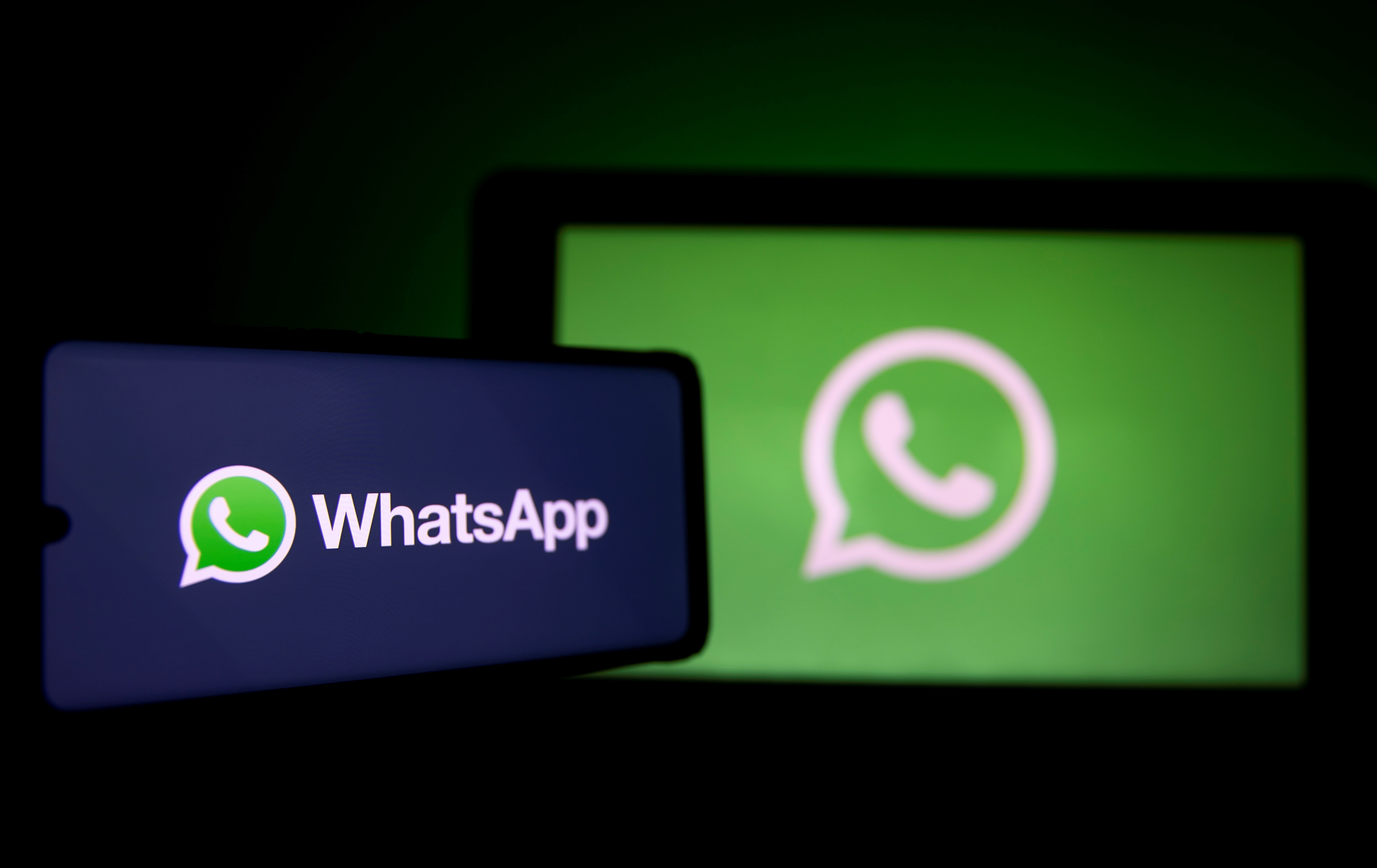 WhatsApp amplió el límite de los archivos que se pueden enviar por medio de la plataforma (EFE/EPA/IAN LANGSDON/Archivo)
