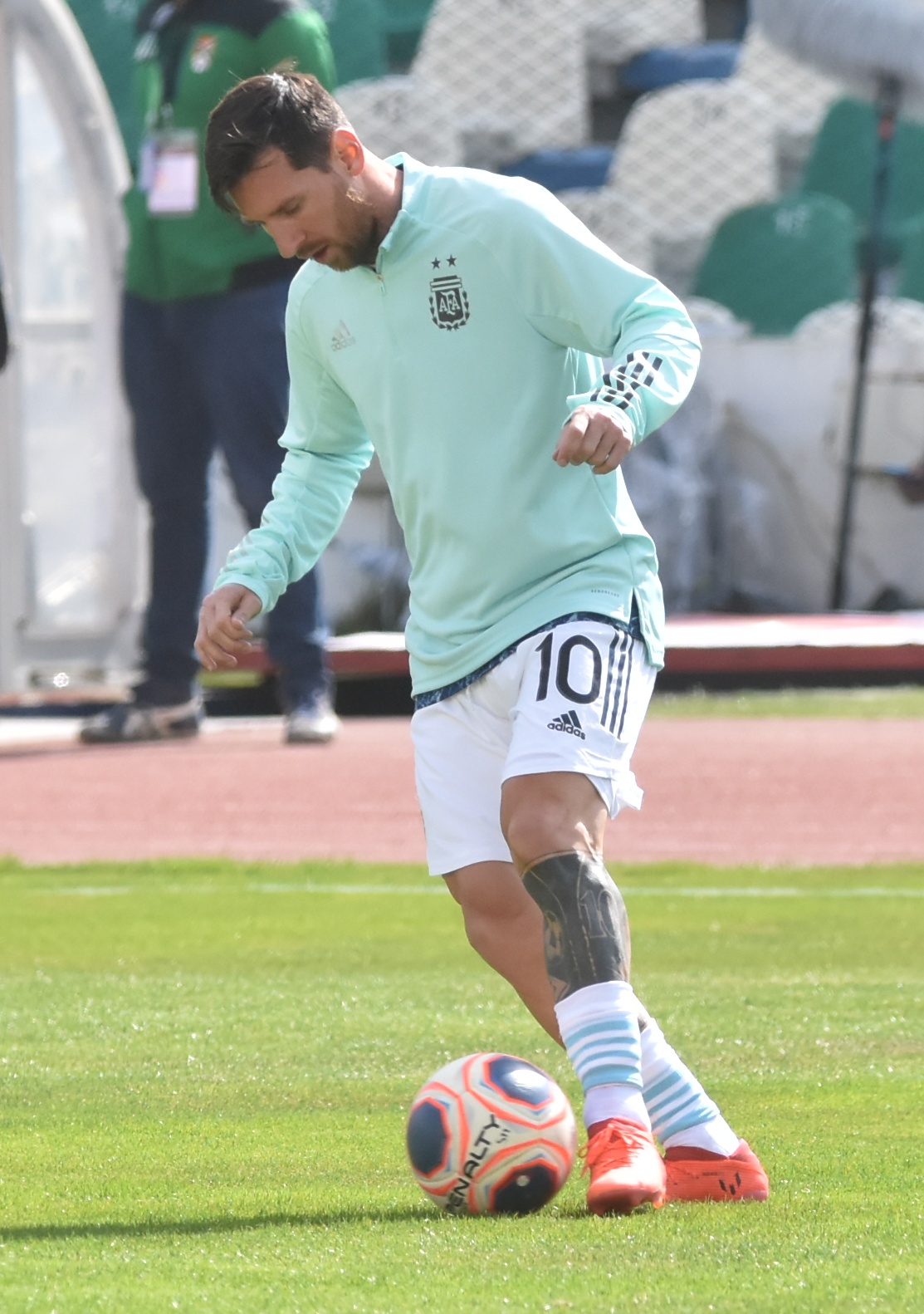 Fue el tercer partido de Messi en la Paz, antes había jugado por las Eliminatorias de 2010 y 2014. Para las de 2018 no estuvo por suspensión
