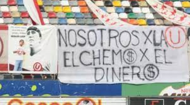 Pancarta de 'Trinchera Norte' contra 'Chemo' Del Solar (Depor).