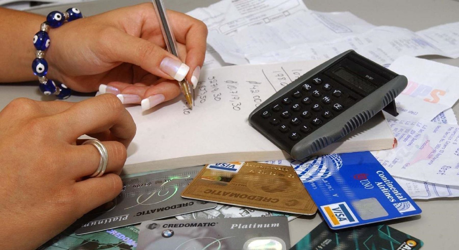 El 36% de los pagos de alimentos se hace con tarjeta de crédito, según un  informe - LA NACION