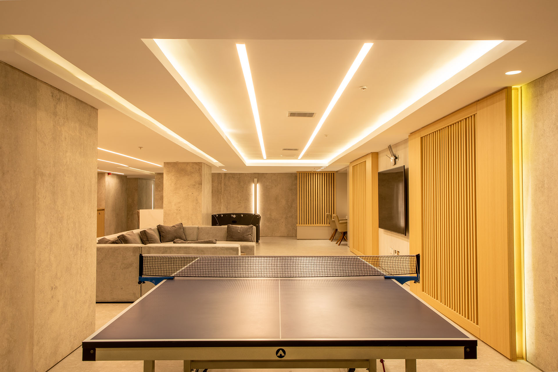 La mesa de ping pong, un lugar muy elegido por los adolescentes