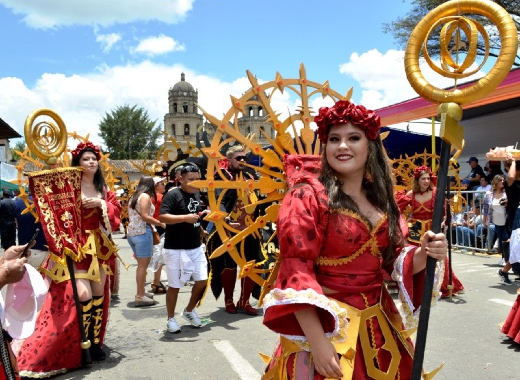 Locales y turistas participan en el famoso Carnaval de Cajamarca. (Andina)