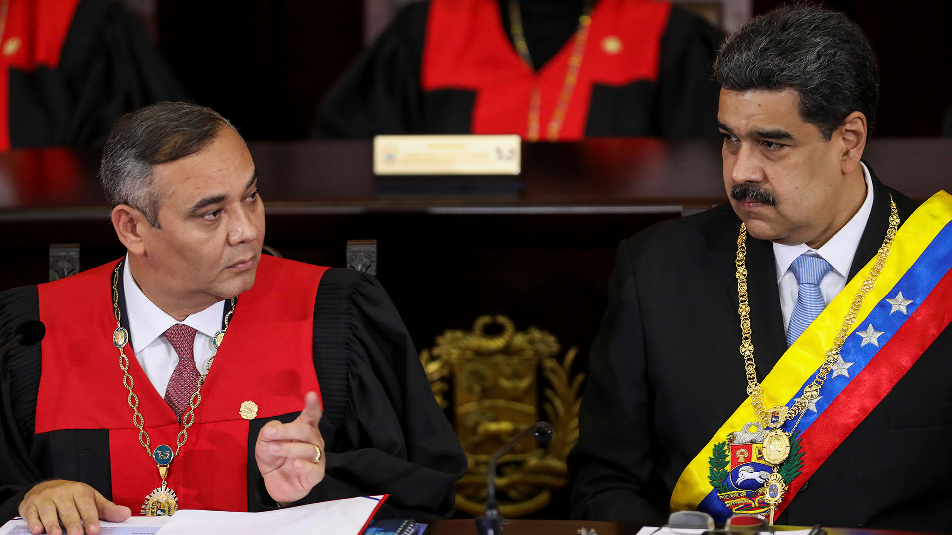 El dictador venezolano Nicolás Maduro junto al presidente del TSJ chavista, Maikel Moreno. Foto: REUTERS/Manaure Quintero