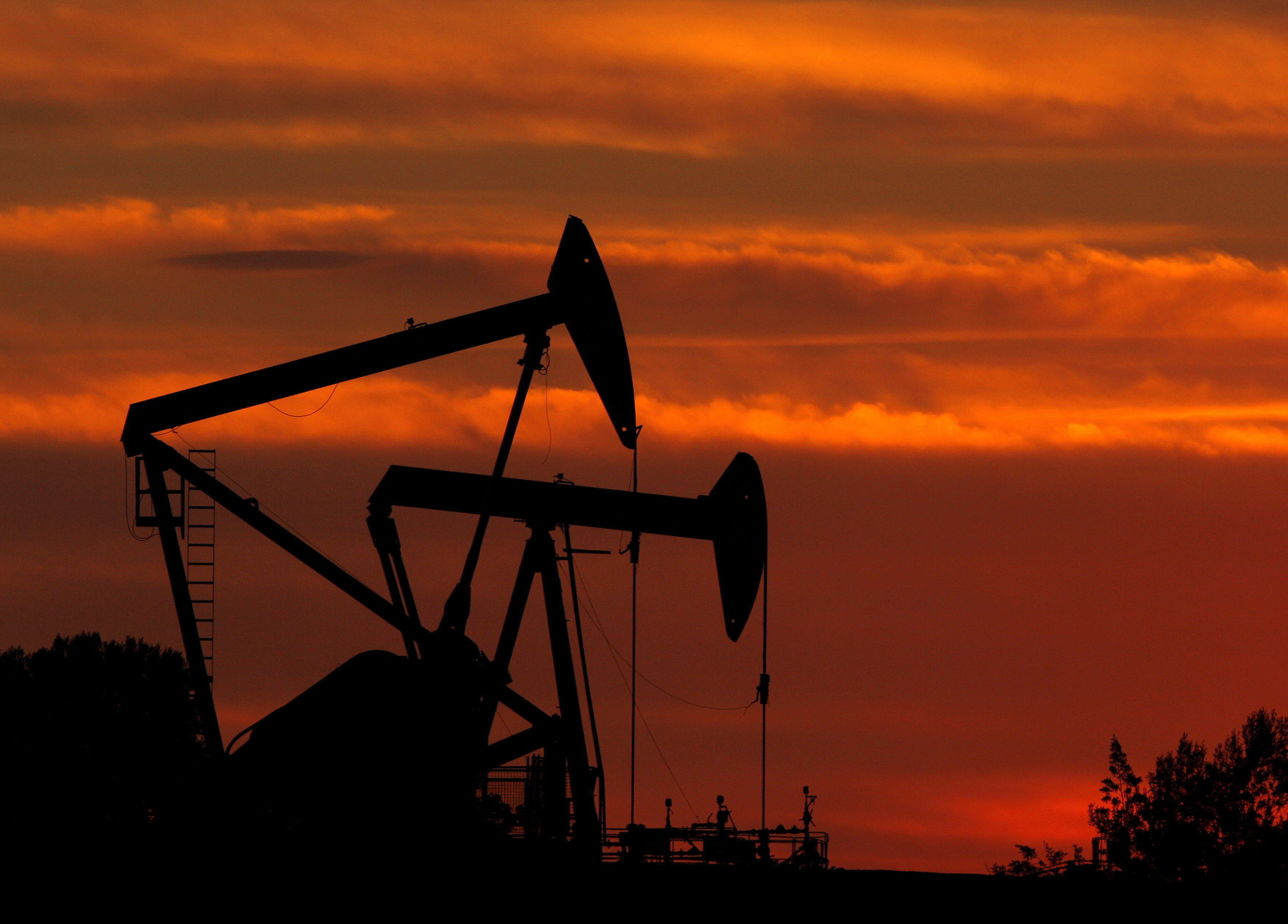 El petróleo acumula su mayor avance semanal en meses por los conflictos en Ucrania y Medio Oriente