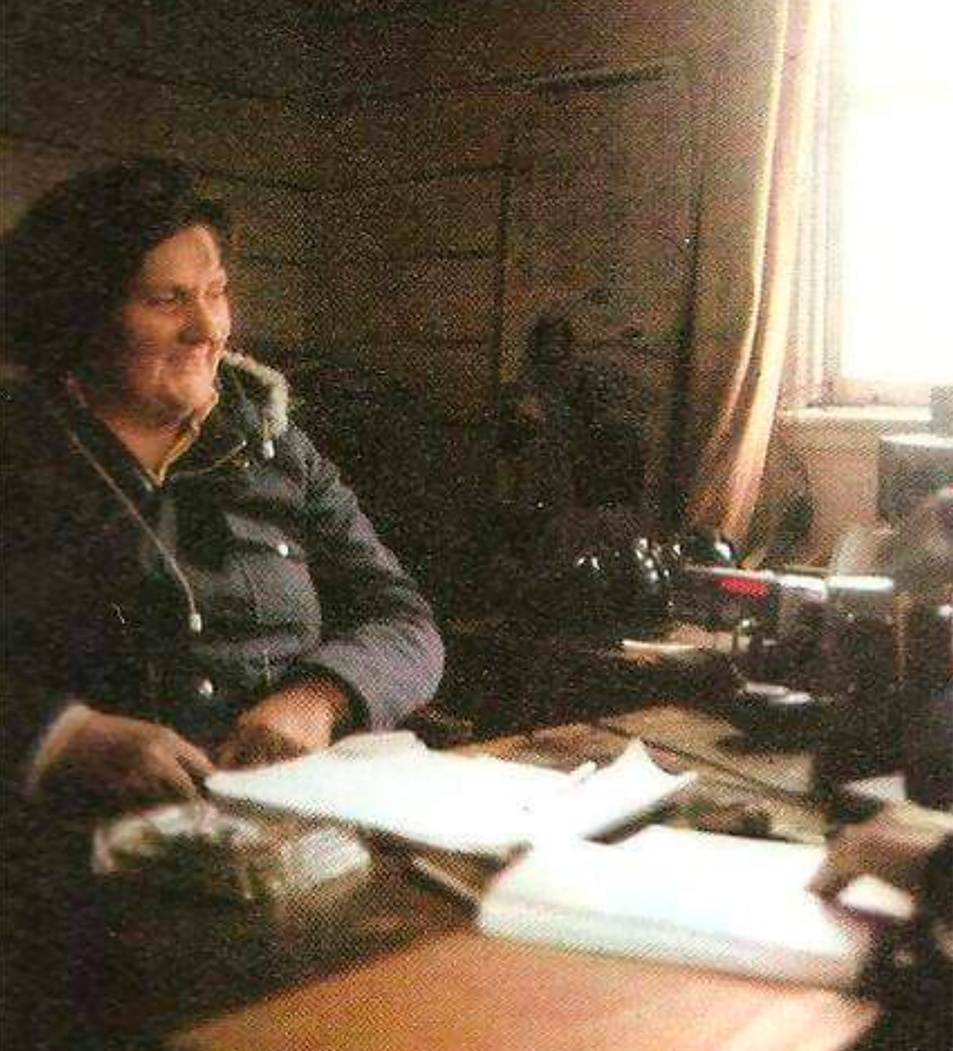 Eileen Vidal era radio operadora en las islas, y cursaba comunicaciones desde las distintas estancias a Puerto Argentino. Fue quien logró avisar al buque HMS Endurance, que no se acercara porque los buques argentinos estaban en puerto