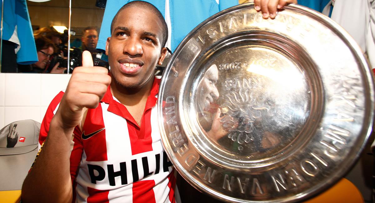 Jefferson Farfán gewann zusammen mit Édison Méndez zwei Eredivisien und einen holländischen Superpokal. Vor seiner Ankunft gewann er 3 weitere Ligen und einen holländischen Pokal.