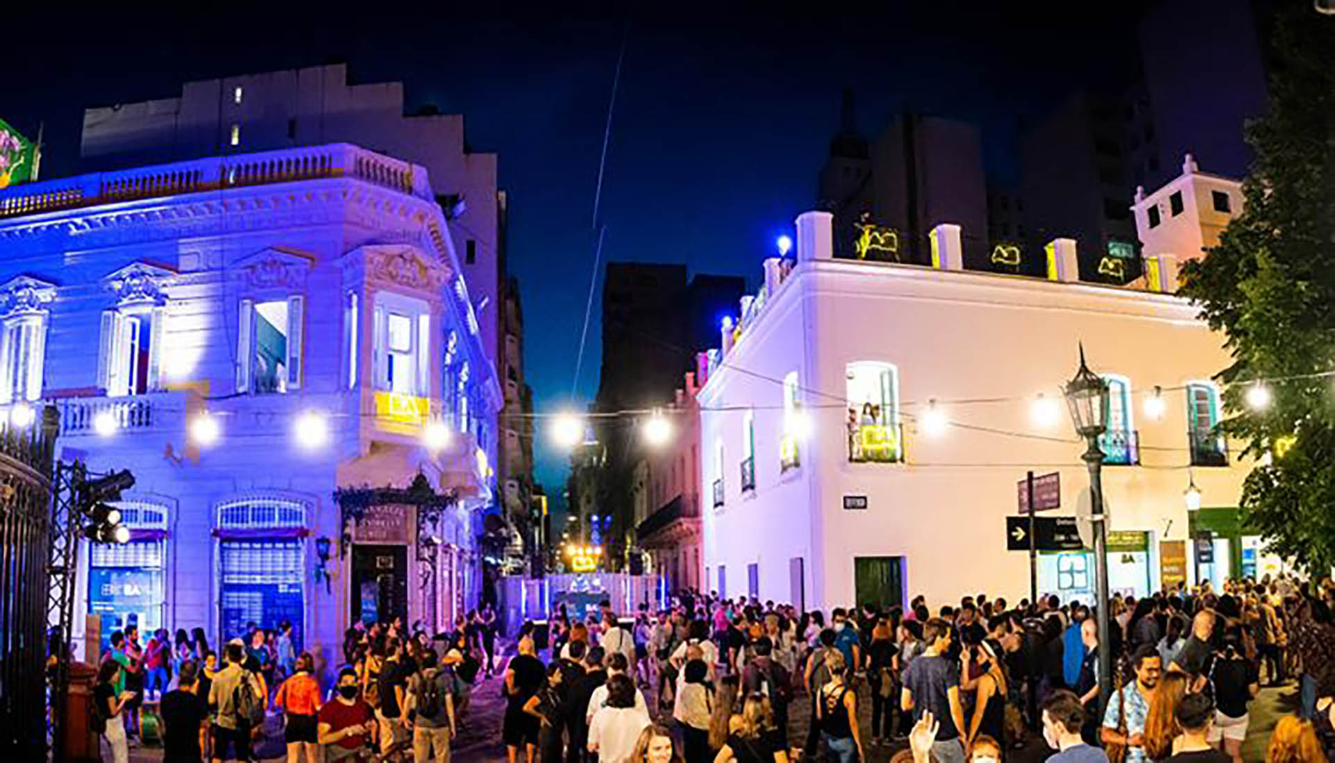 El saludo entre Javier Milei, Rafael Nadal, David Nalbandián y Carlos Moyá en el America Business Forum