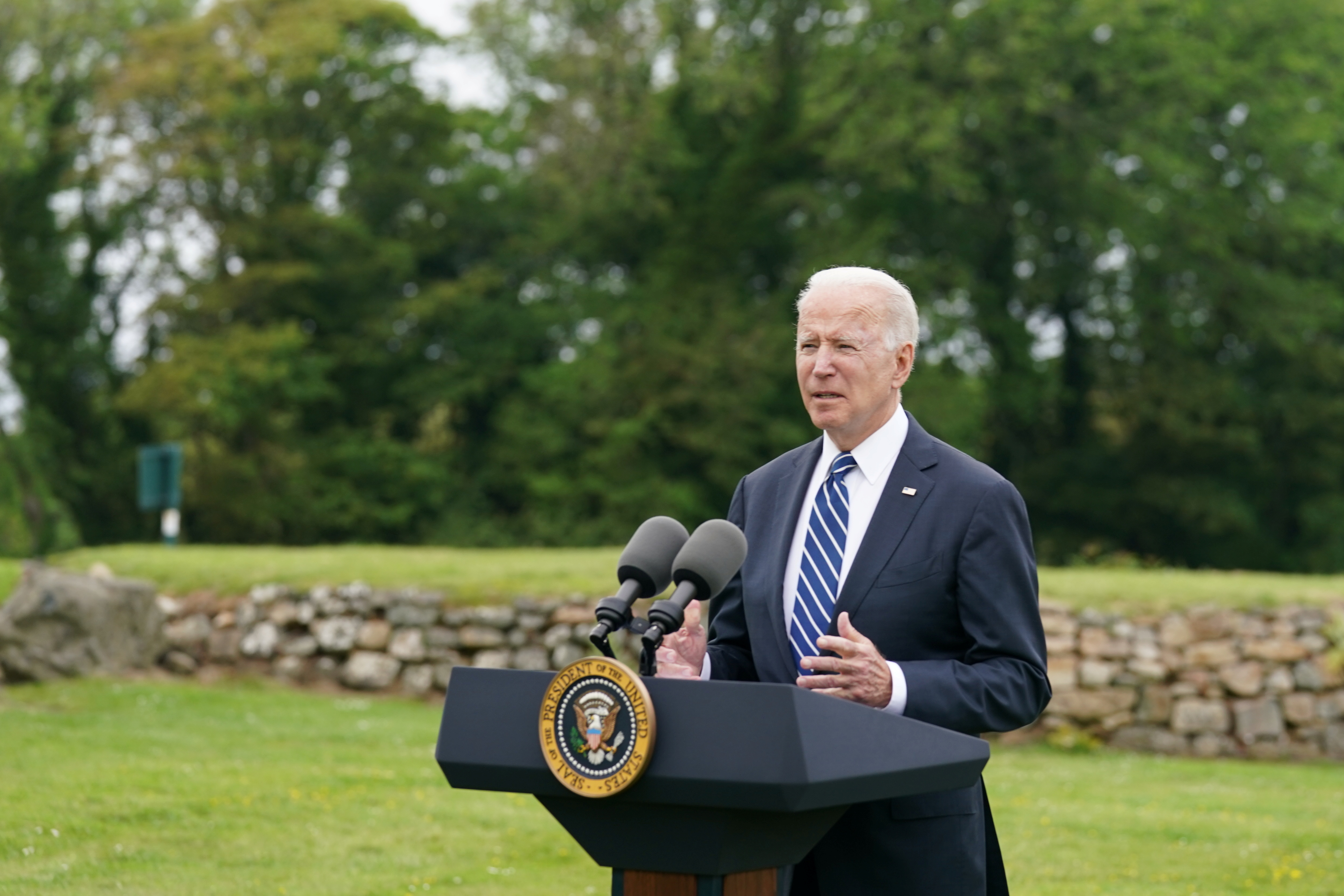 El presidente de los Estados Unidos, Joe Biden, habla sobre la donación de 500 millones de dosis de la vacuna contra el coronavirus de Pfizer (Reuters)