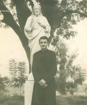 Javier Campos al ordenarse como sacerdote en 1962 (FOTO: Faceboo)