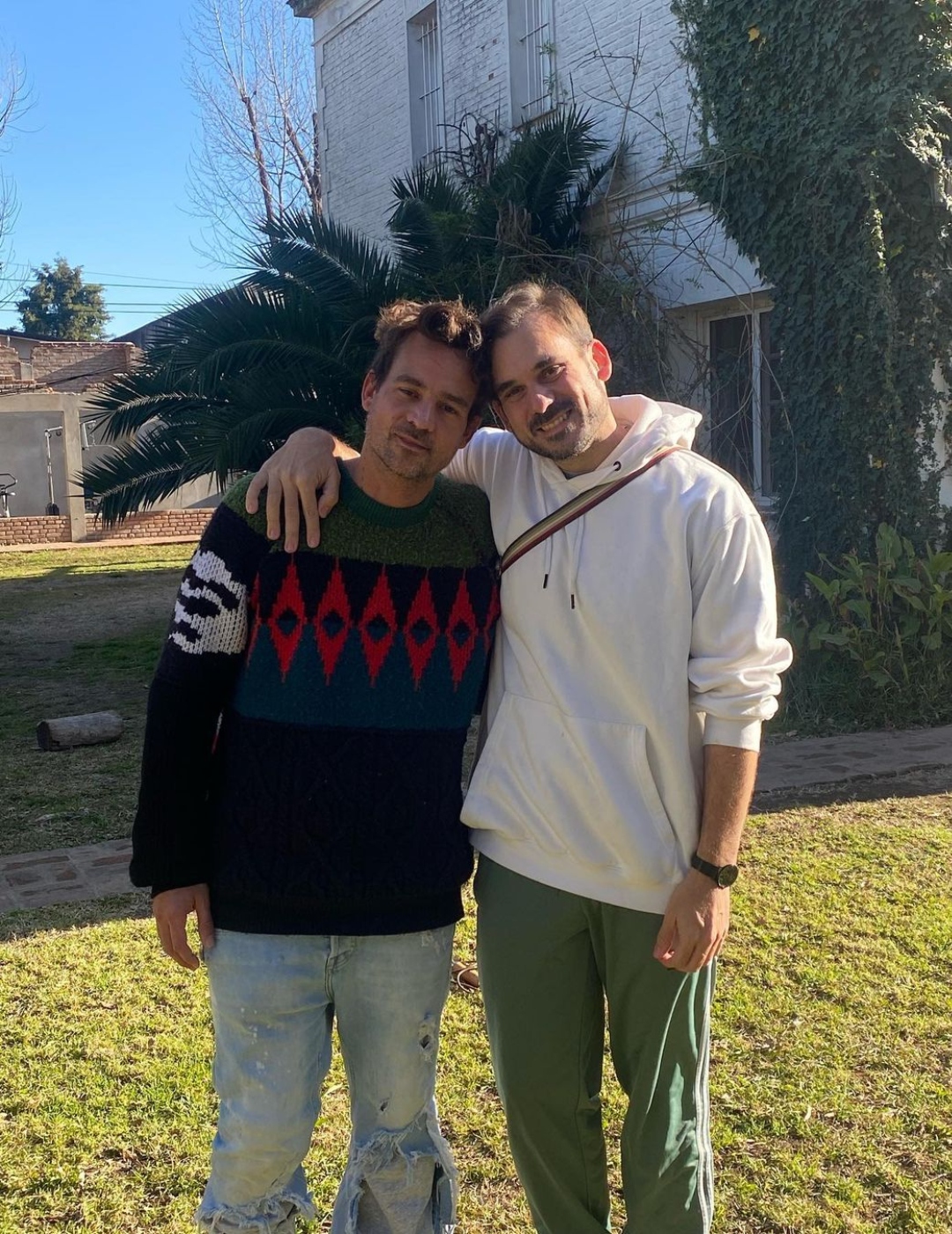 Bambi también compartió una foto junto a su hermano Chano