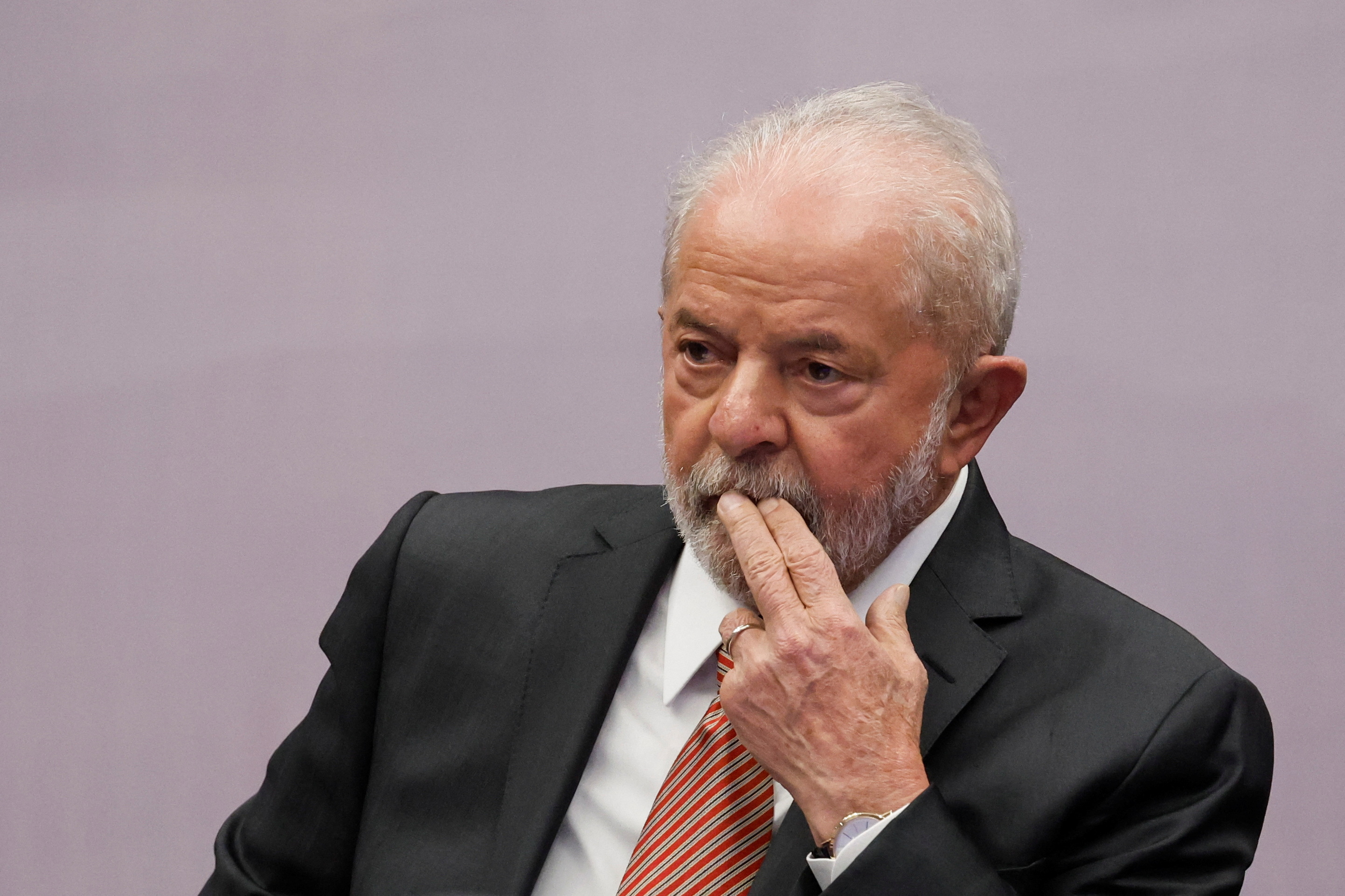 Crece el escepticismo de los inversionistas en Brasil ante el plan de Lula para elevar el gasto público. (REUTERS)