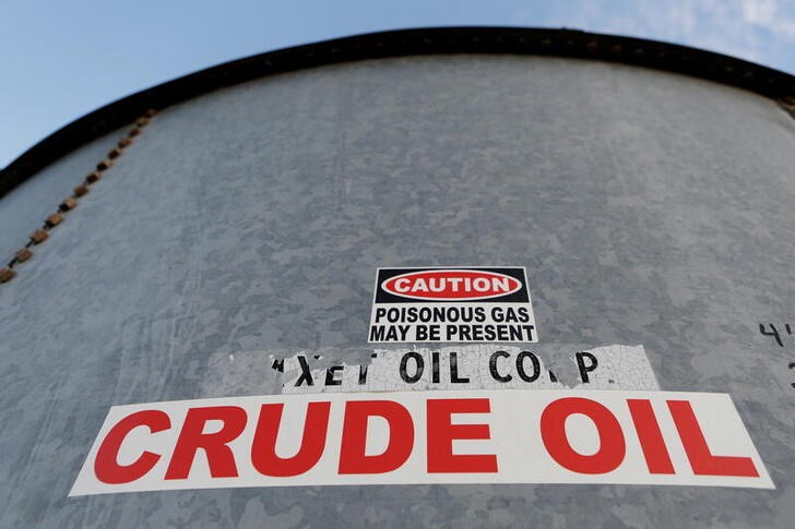 File image of a crude oil storage tank in mentone, texas, usa. Reuters/angus mordant