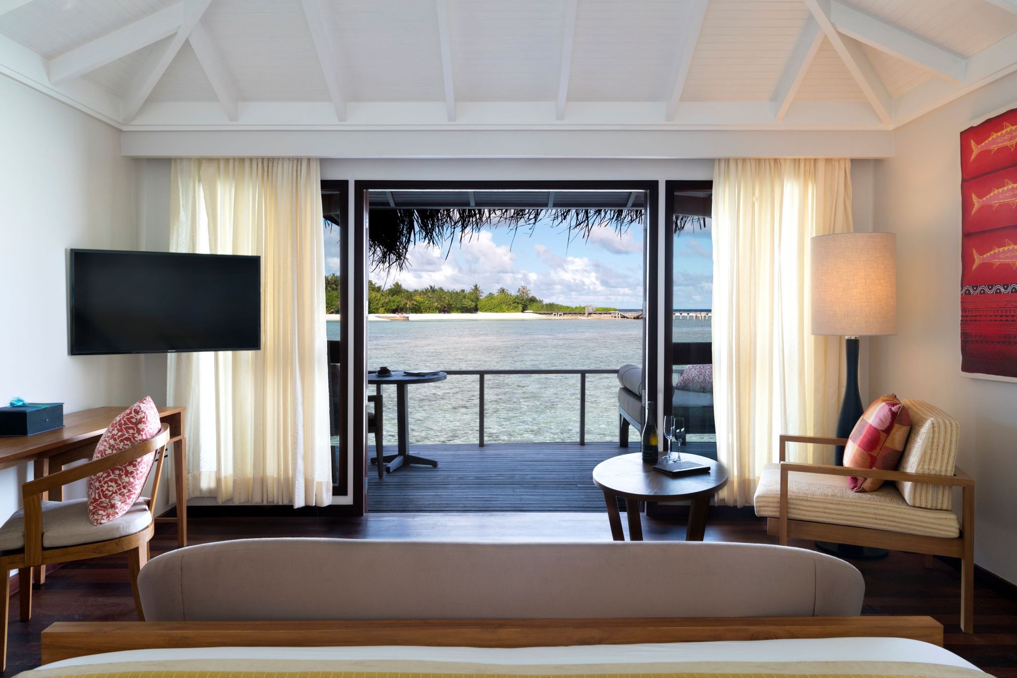 HANDOUT - El hotel Anantara Veli de las Maldivas ofrece un bungalow para dos personas con estadía por un año por 30.000 dólares. Foto: ----/Anantara Veli Maldives Resort/dpa - ATENCIÓN: Sólo para uso editorial en relación con la cobertura sobre (la emisión/la película/la subasta/la exposición/el libro) y mencionando el crédito completo