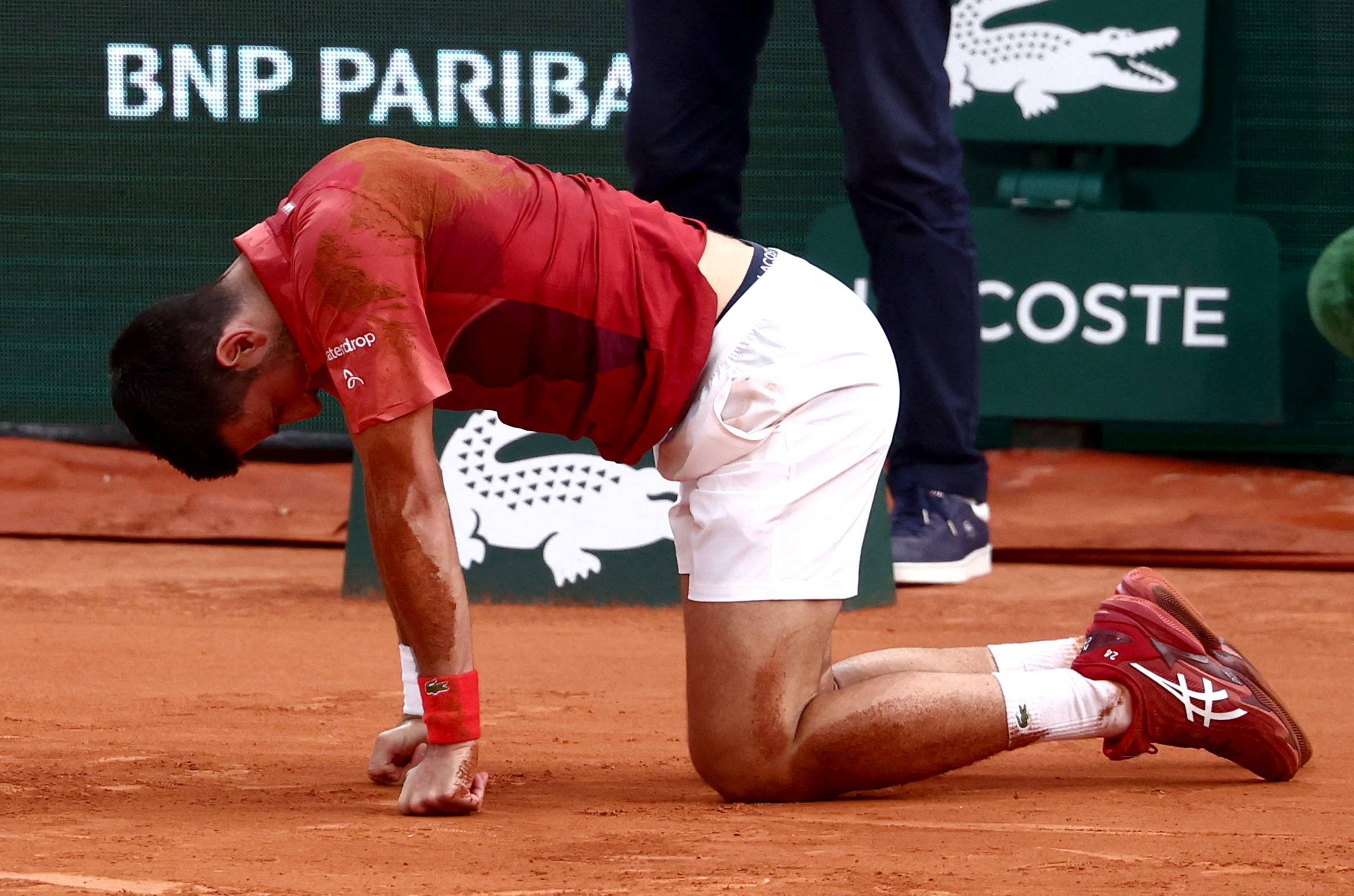 Sorpresa en Francia: Novak Djokovic se operó de su rodilla horas después de  bajarse de Roland Garros - Infobae
