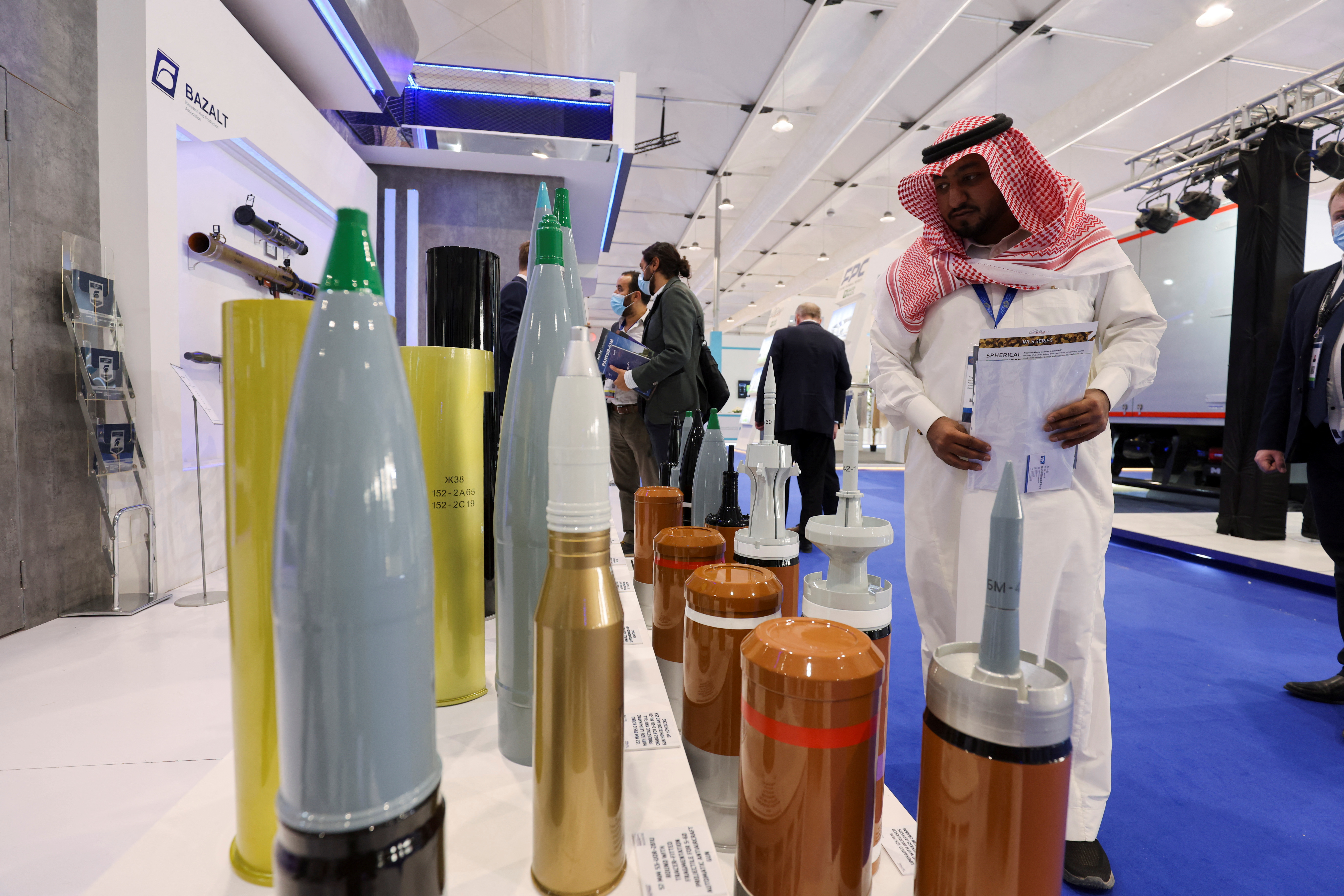 Modelos de misiles fabricados por los rusos son exhibidos durante la Feria de Defensa de Riyadh, Arabia Saudita, a comienzos de año. La producción de estas armas ya está agotada. (REUTERS/Ahmed Yosri)