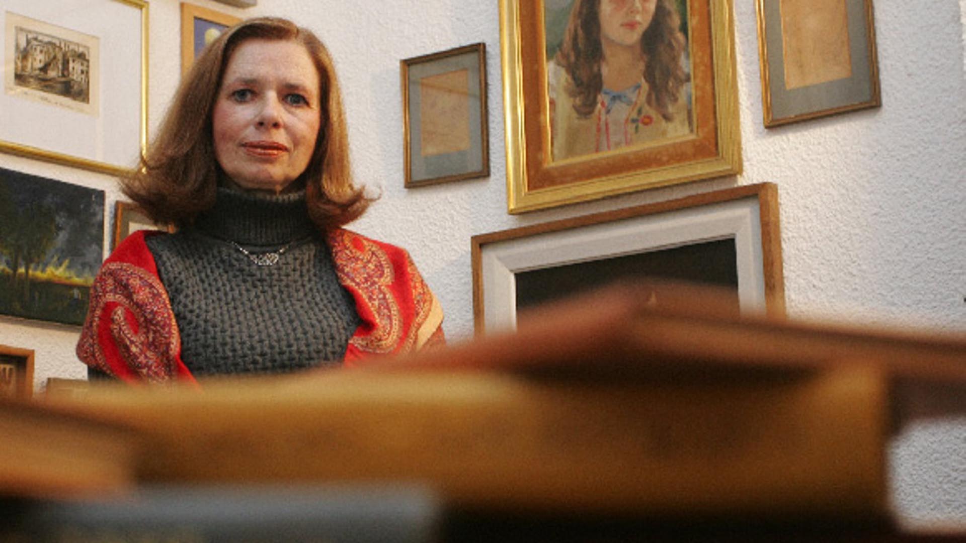 La escritora Alina DiaconÃº, nombrada Chevalière de la Orden de las Artes y las Letras de Francia