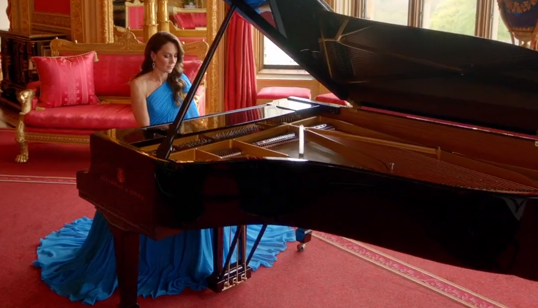 Aparición sorpresa: Kate Middleton deslumbró en la final de Eurovisión tocando el piano en homenaje a Ucrania