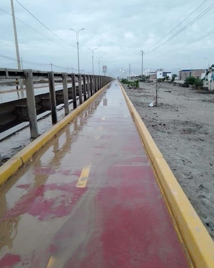 La antigua Panamericana Sur ha quedado bloqueada por el huaico| Twitter: @rodriguezj7