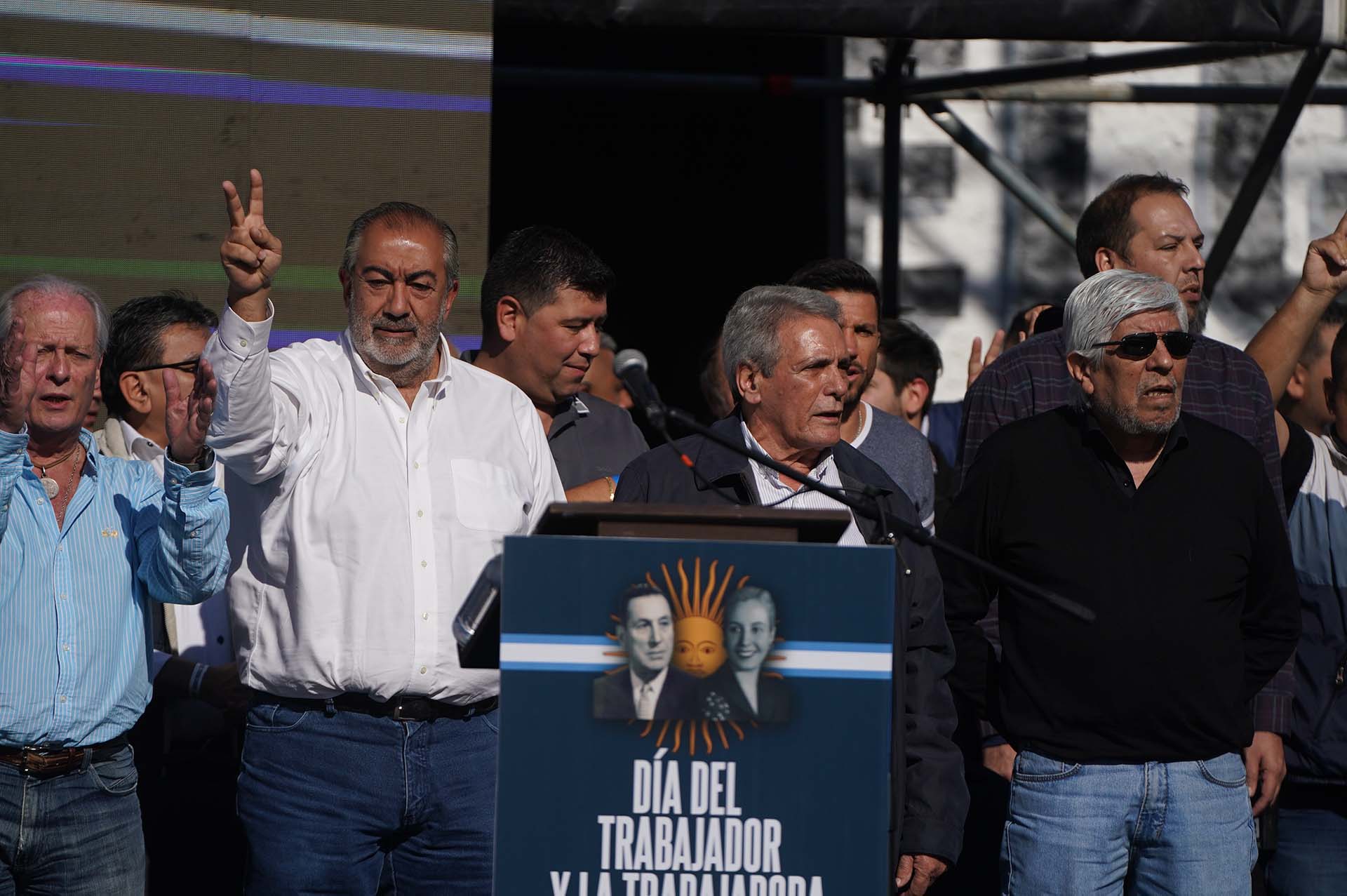Andrés Rodríguez, Héctor Daer, Carlos Acuña y Hugo Moyano, en el escenario del acto de la CGT 