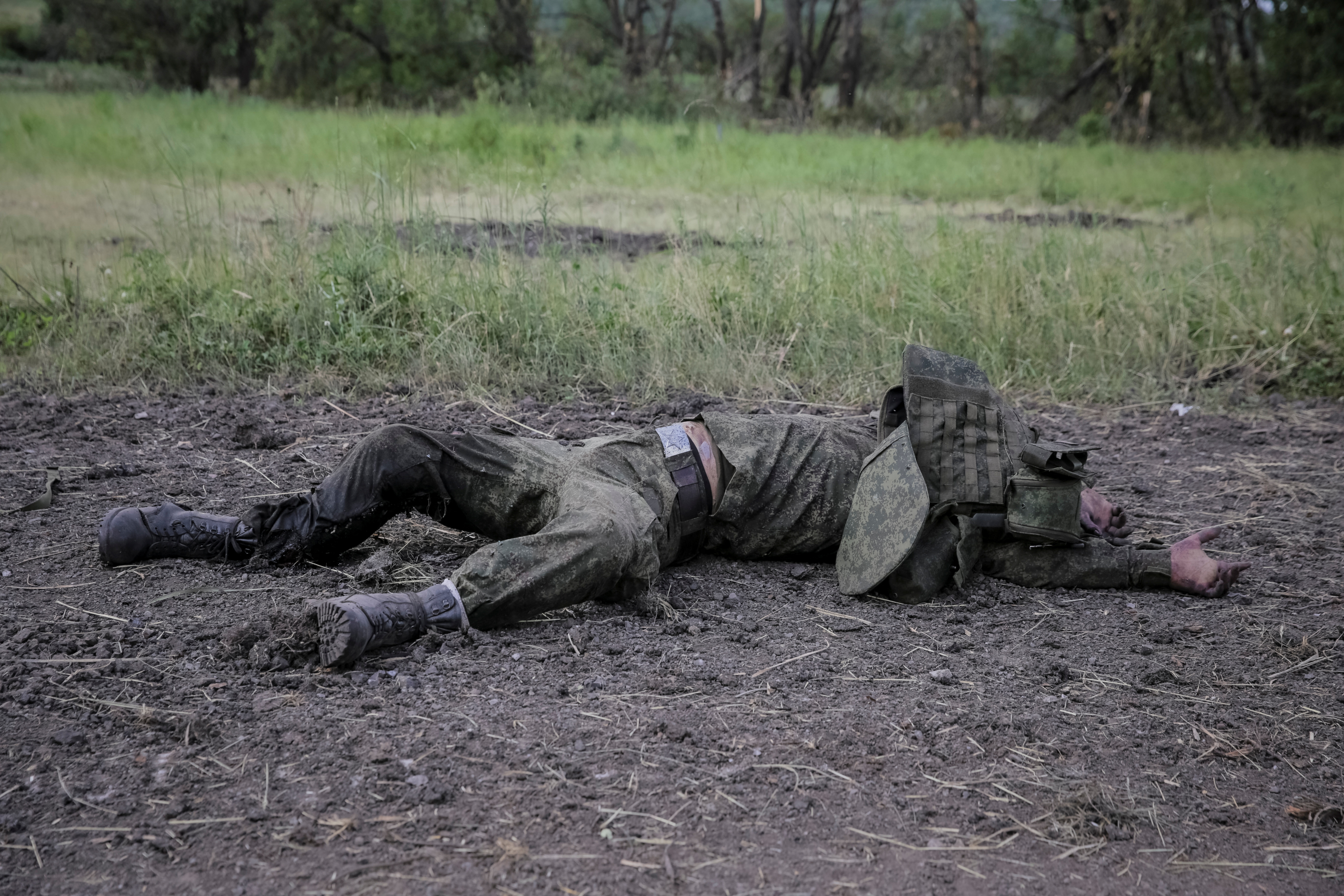 Video: las espeluznantes escenas de muerte y destrucción cerca de un pueblo  liberado por Ucrania - Infobae