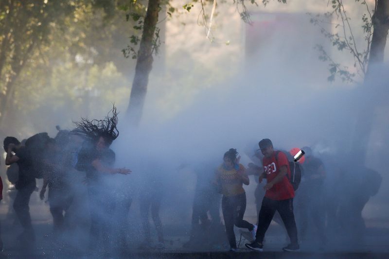 Las protestas masivas en Chile a fines de 2019 fueron otro de los ejemplos citados, aunque el diplomático Felipe Frydman diferenció claramente las situaciones
REUTERS/Ivan Alvarado
