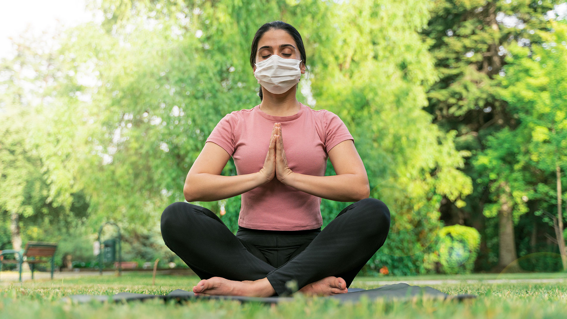 Las prácticas de meditación ayudan a tener una mejor concentración y a reducir pensamientos negativos en relación a la pandemia del coronavirus /Getty Images