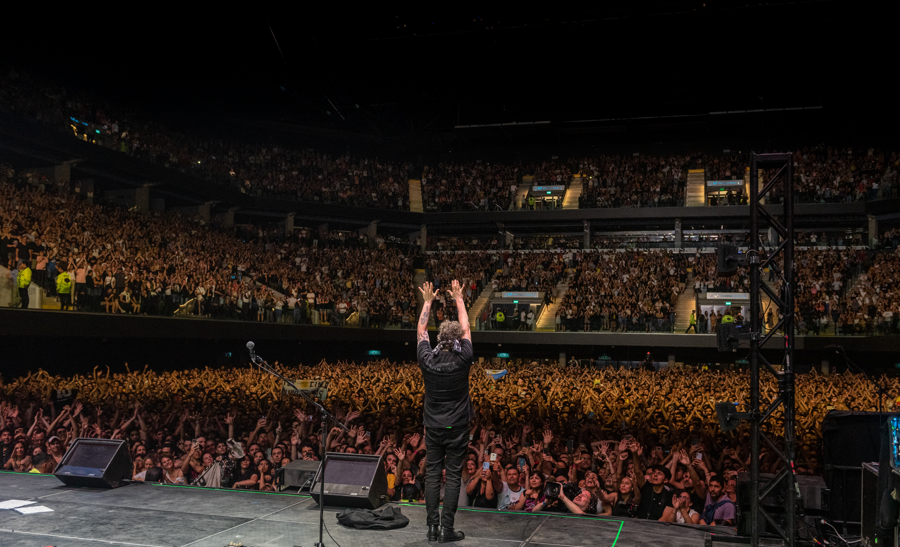 Andrés Calamaro cerró 2022 en un Movistar Arena colmado