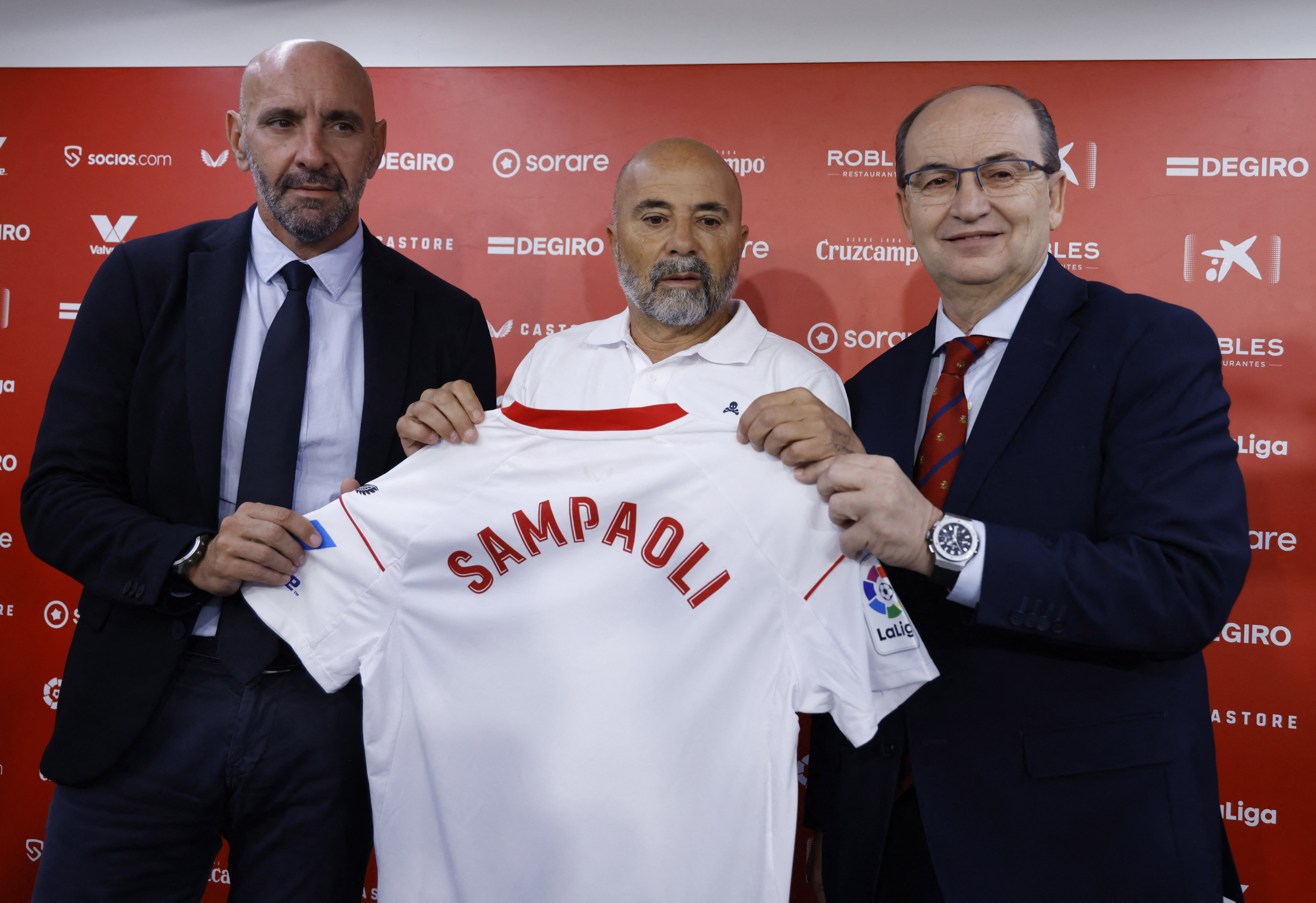 Jorge Sampaoli firmó contrato hasta junio de 2024 (Reuters)