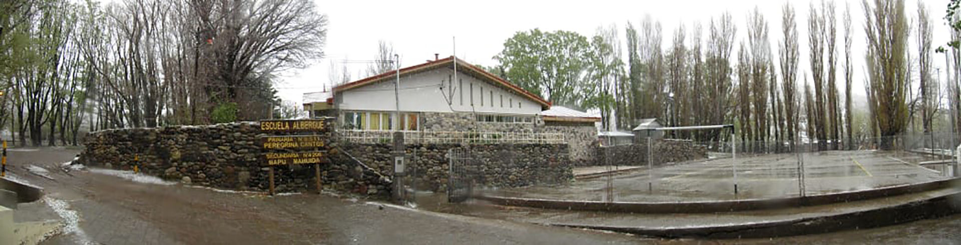 Agustín Vázquez es uno de los 84 alumnos que asisten a la Escuela 4206 Mapu Mahuida de Bardas Blancas, una escuela albergue ubicada en el distrito Río Grande del Departamento Malargüe al sur de la provincia de Mendoza.