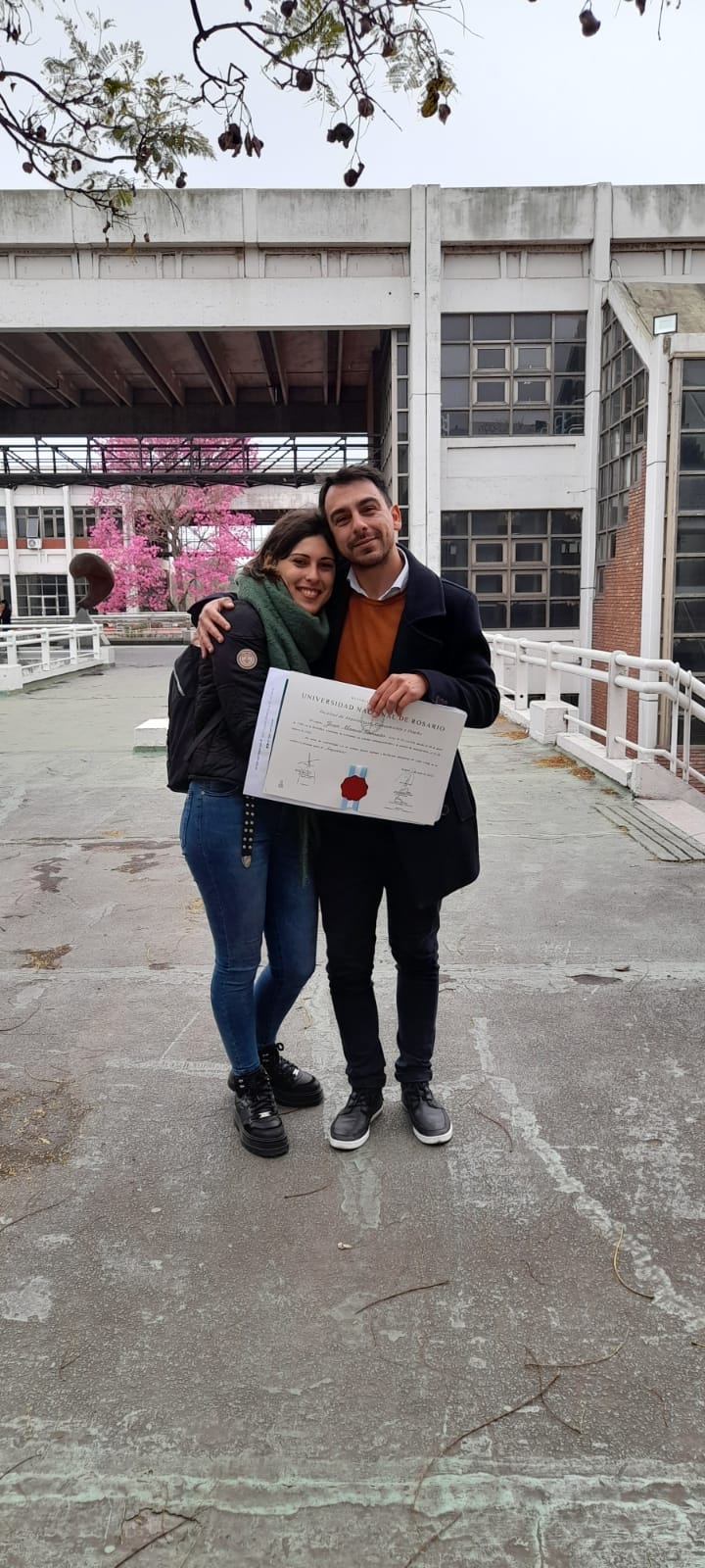 Juan Manuel Gorosito junto a su novia. "Por primera vez pude mudarme a un departamento y pronto vamos a vivir juntos", celebra (Twitter: @juanmagorosito)
