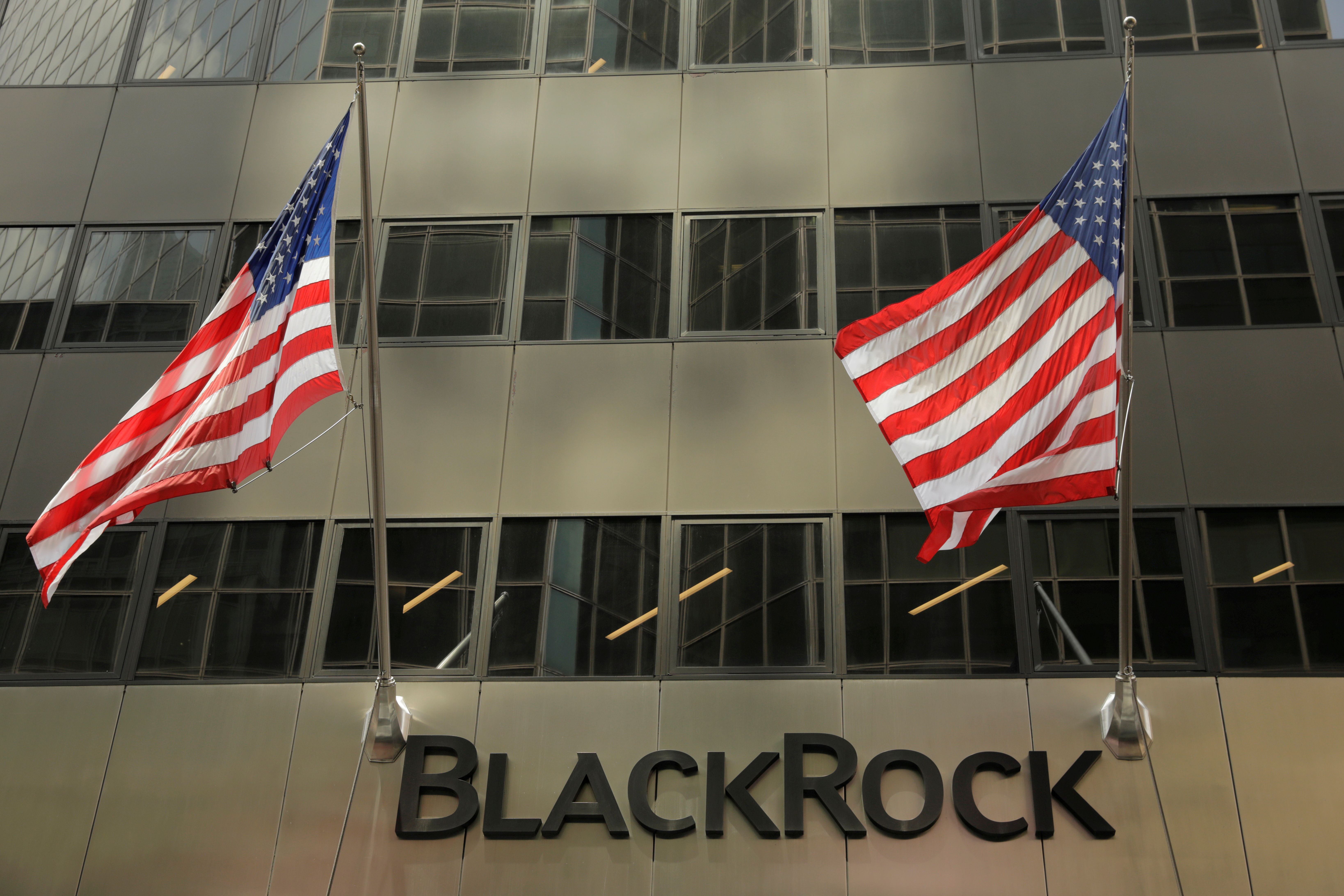 BlackRock, el fondo más grande de Wall Street, con la postura más dura