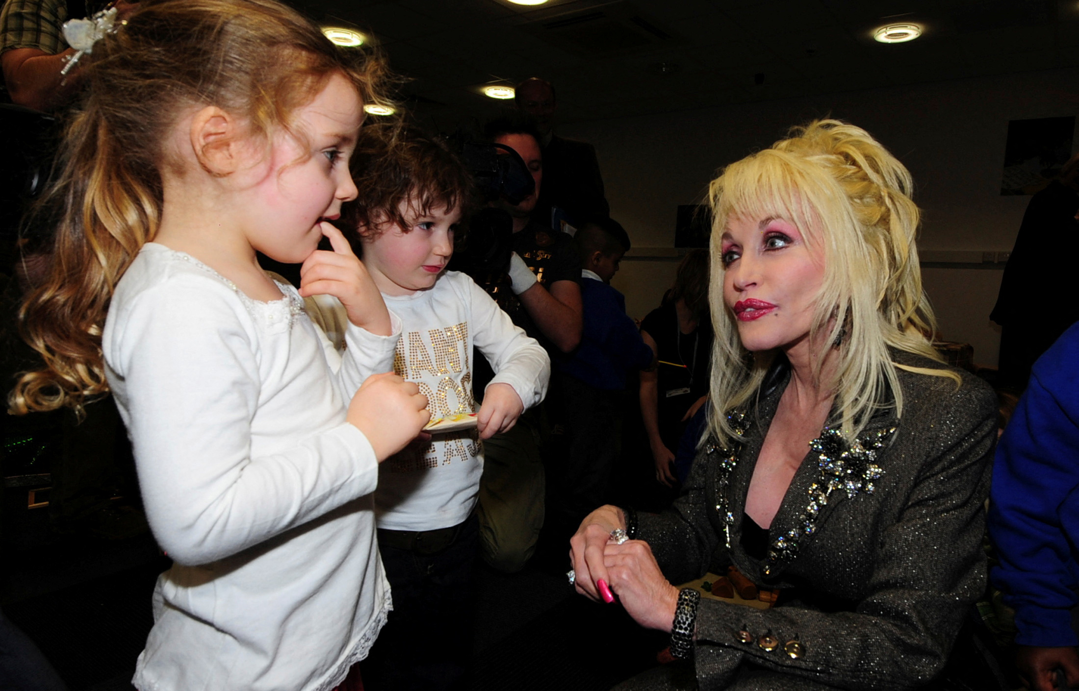La señora de los libros: cómo Dolly Parton construyó el programa de lectura infantil más grande del mundo