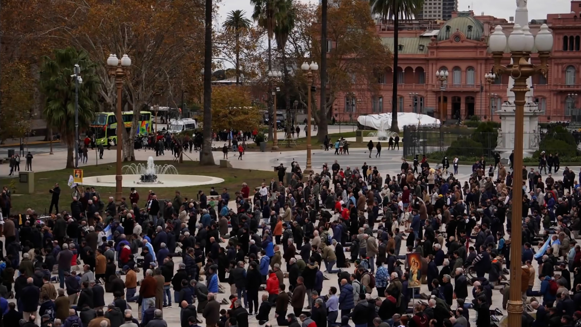 Primer Rosario Exclusivo De Hombres En La Argentina Fue Rezado En Público En Varias Plazas Del