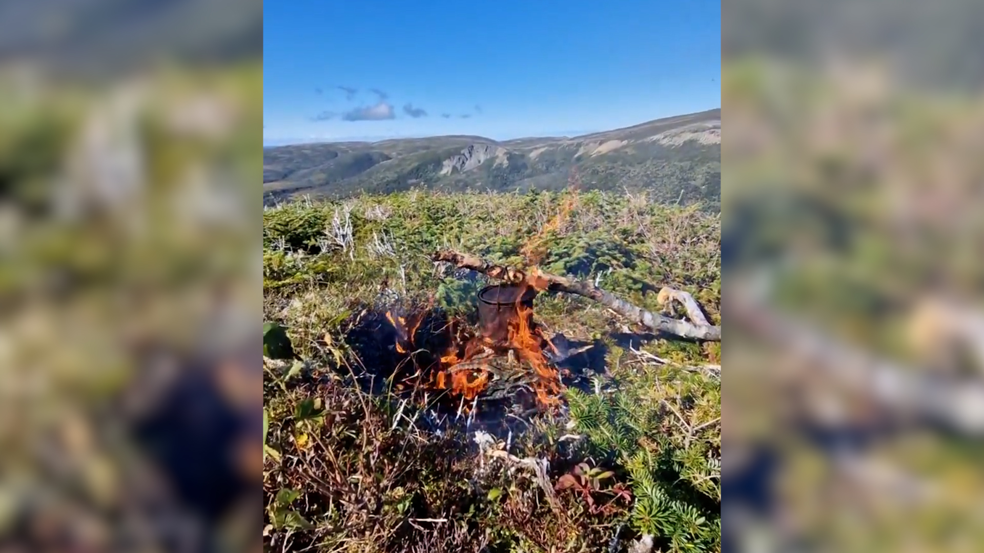 Ibrahimovic prendió el fuego para cocinar en las montañas