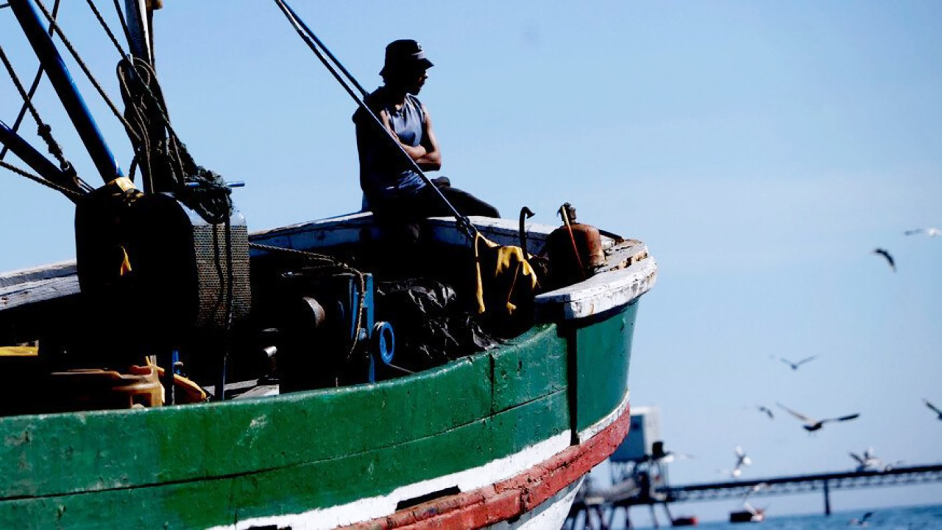 Tres piratas chilenos secuestraron un barco y pidieron rescate: la Armada los detuvo