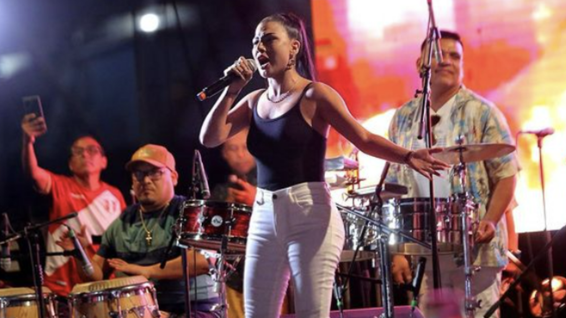 Brunella Torpoco emocionada luego de cantar por primera vez en su regreso a los escenarios peruanos