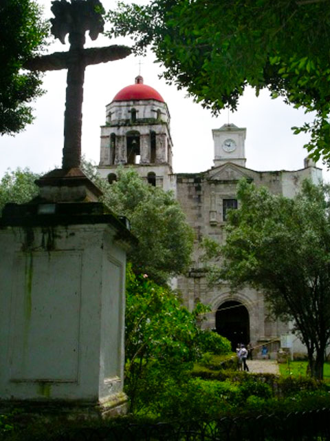 Photograph of the church in the center of Malinalco.  Photo: WEB Archive Government of the State of Mexico.