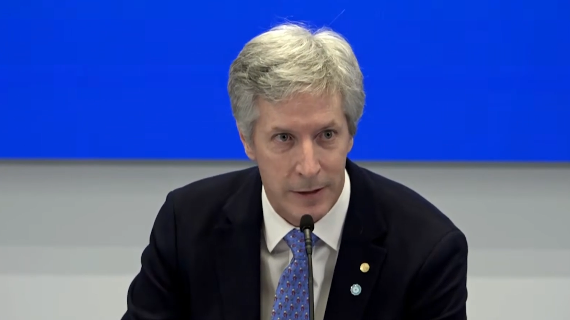 El presidente del Banco Central rechaz&oacute; una intervenci&oacute;n para asistir a morosos: 