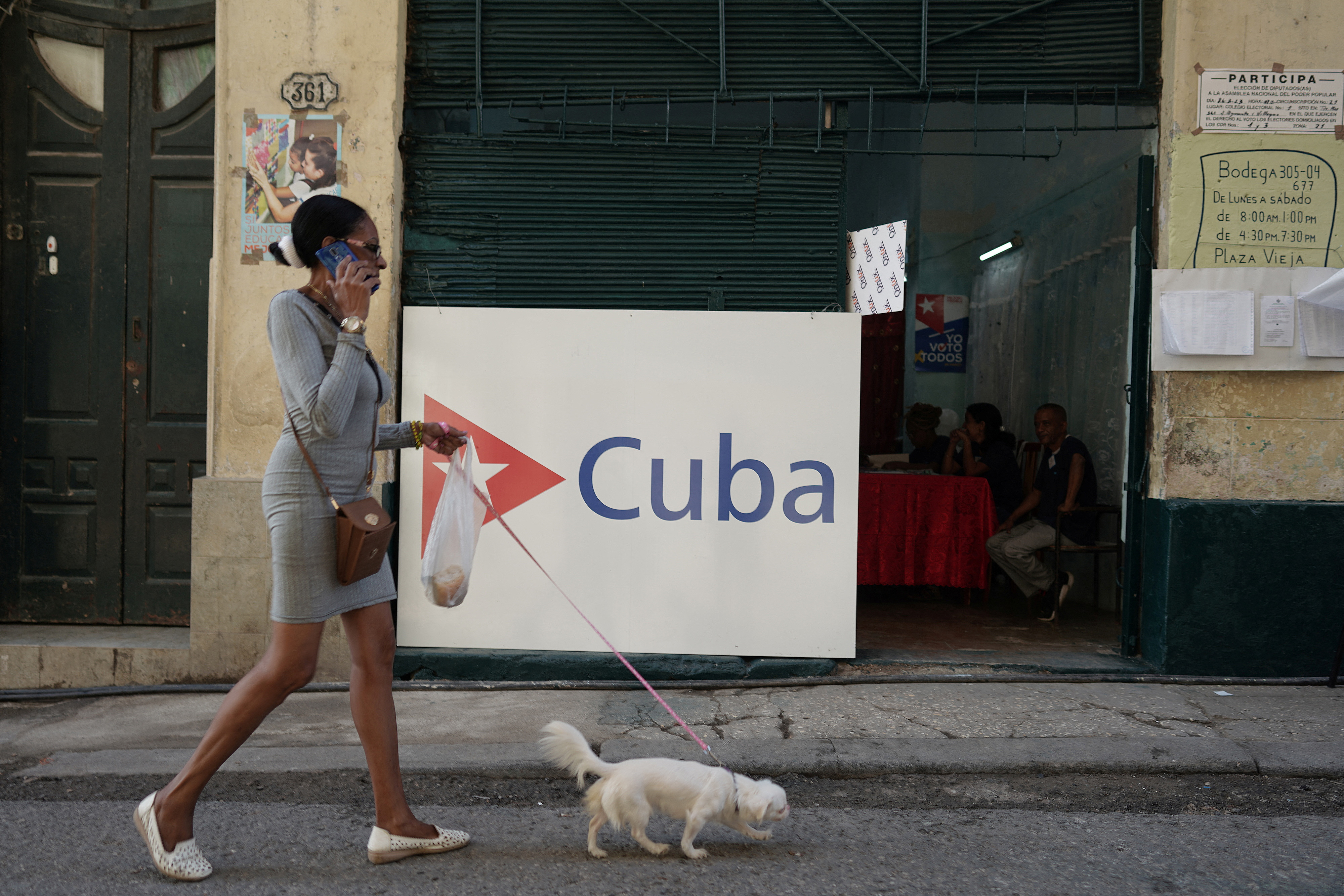 Un centro de votación vacío en La Habana, Cuba, 26 de marzo de 2023. REUTERS