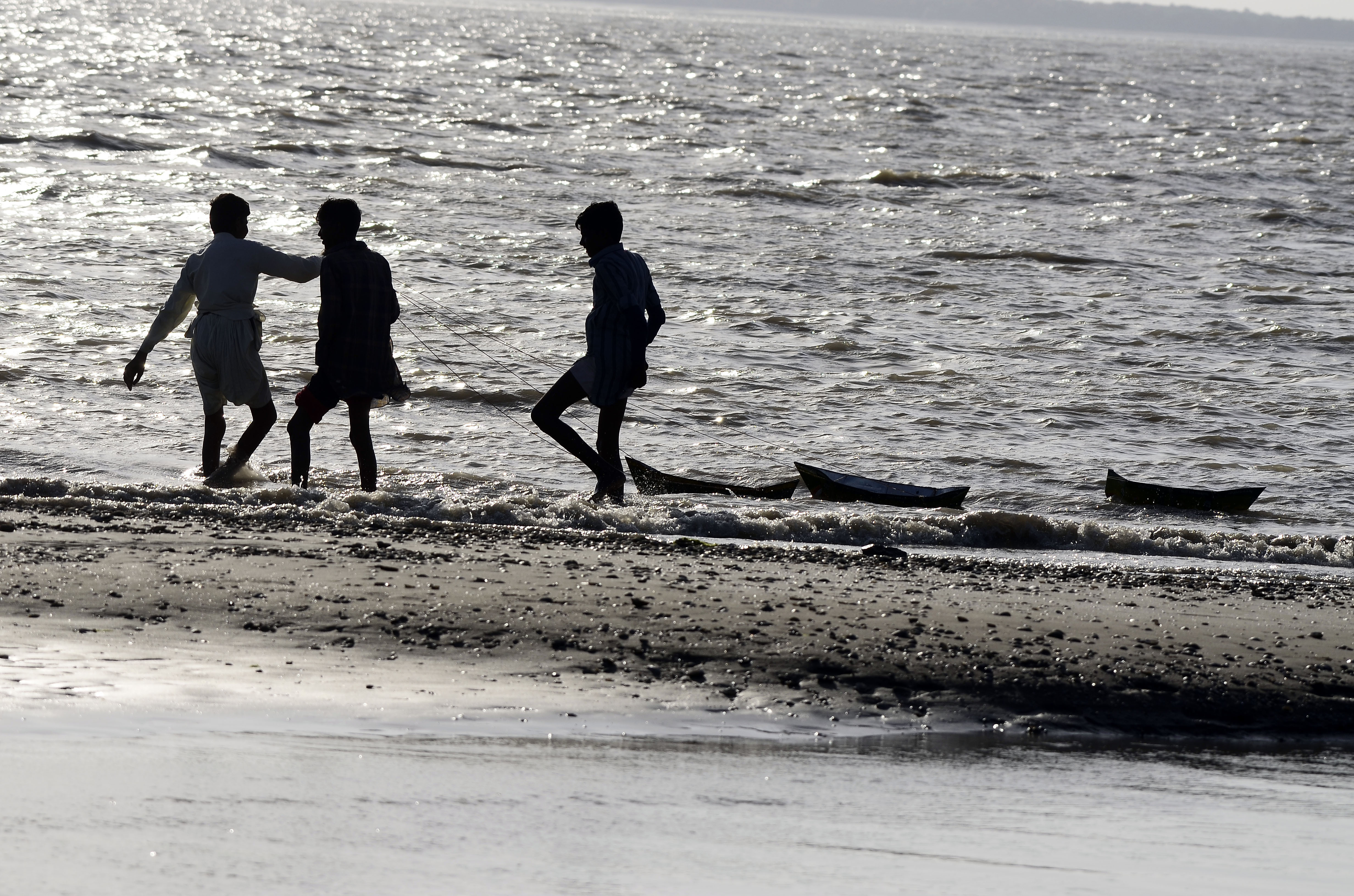 Niños en la playa. Foto de archivo.