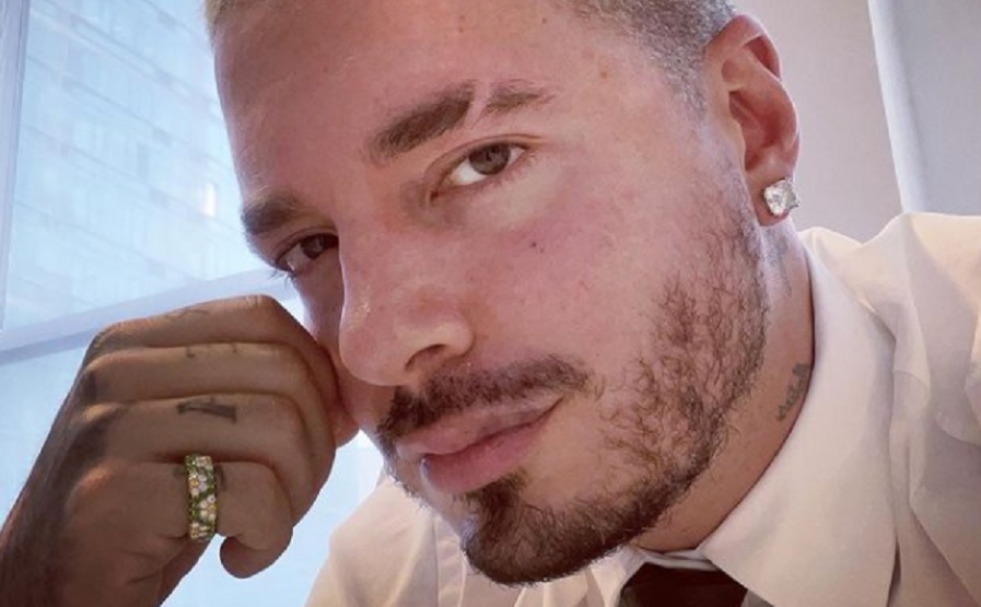 J Balvin contó hasta cuándo ocultará el rostro de su hijo Río - Infobae