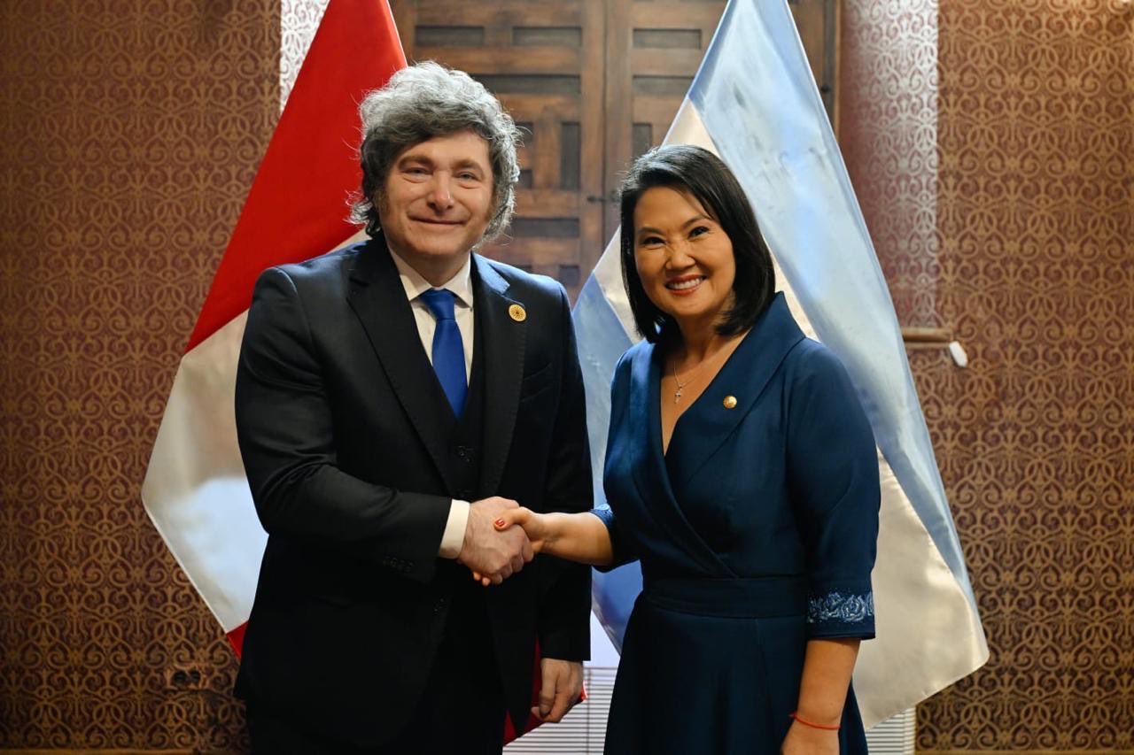Javier Milei se reuni&oacute; con Keiko Fujimori antes de la asunci&oacute;n presidencial en Per&uacute;