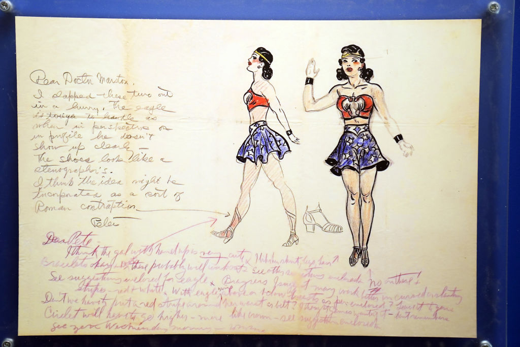 El primer dibujo de William Moulton Marston en 1941. Con un primer bosquejo se acercó a la publicación de historietas DC Comics, y la vendió ante su dueño como “una amazona invencible, bella como Afrodita, sabia como Atenea, fuerte como Hércules, rápida como Hermes, y capaz de hacerle sombra a Superman y a Batman” (Getty Images)